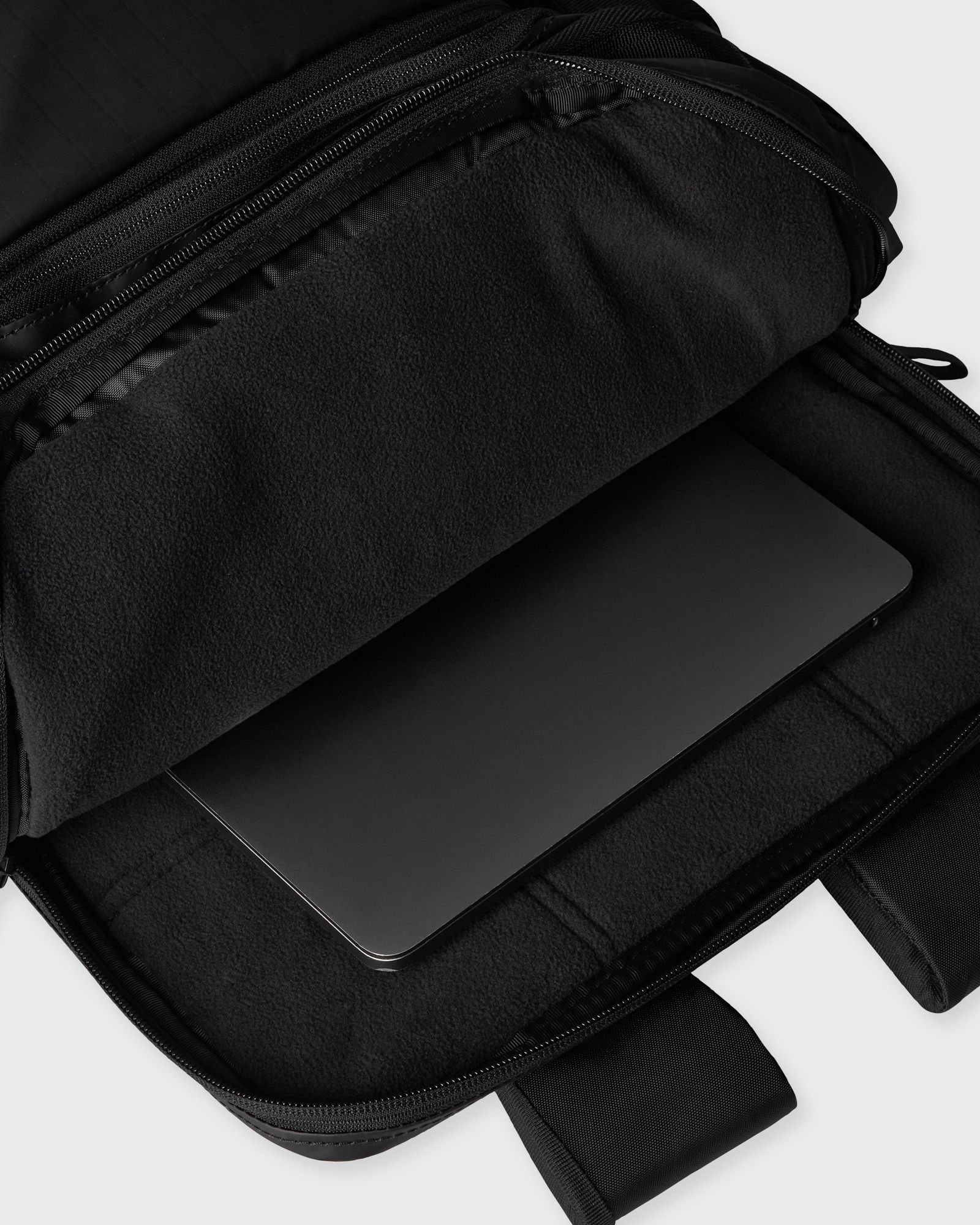 BASE CAMP VOYAGER TRAVEL PACK