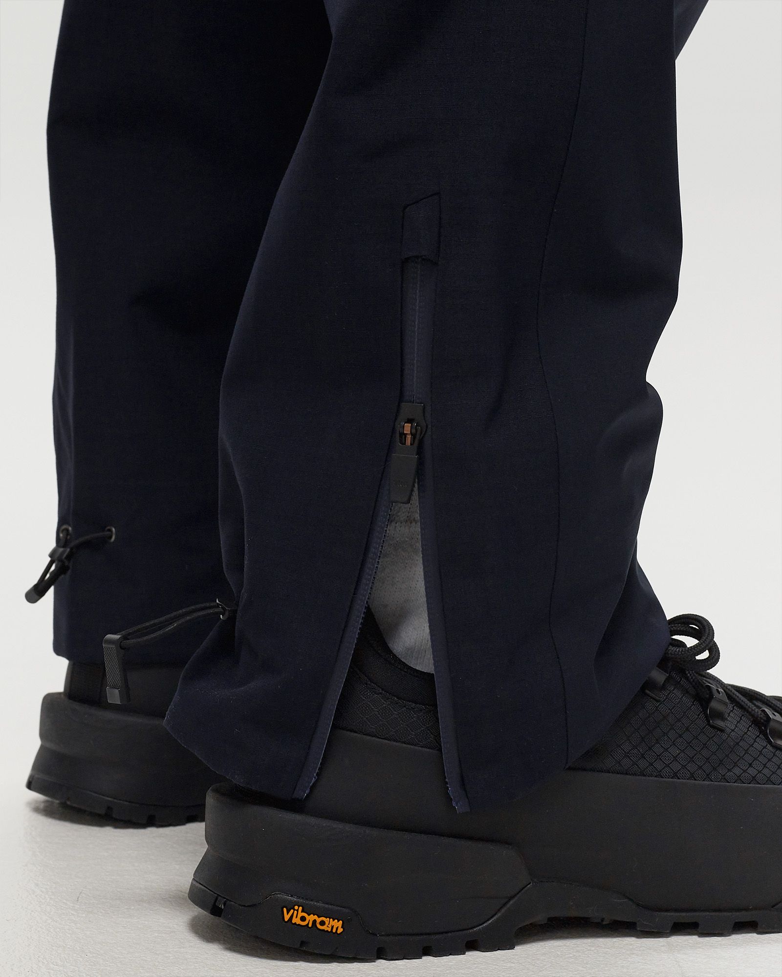 X UNDERCOVER GEODESIC SHELL PANT