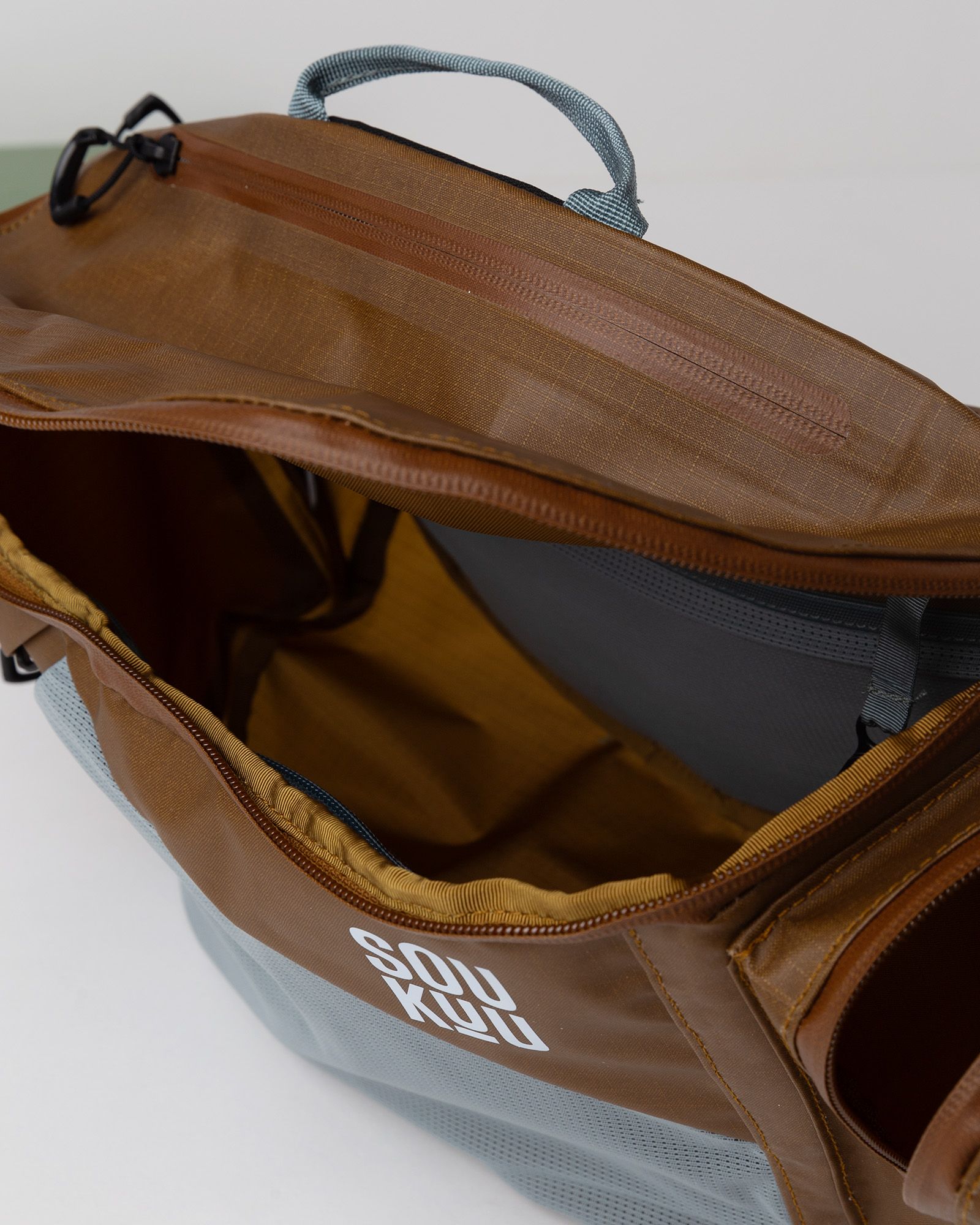 X UNDERCOVER WAISTPACK