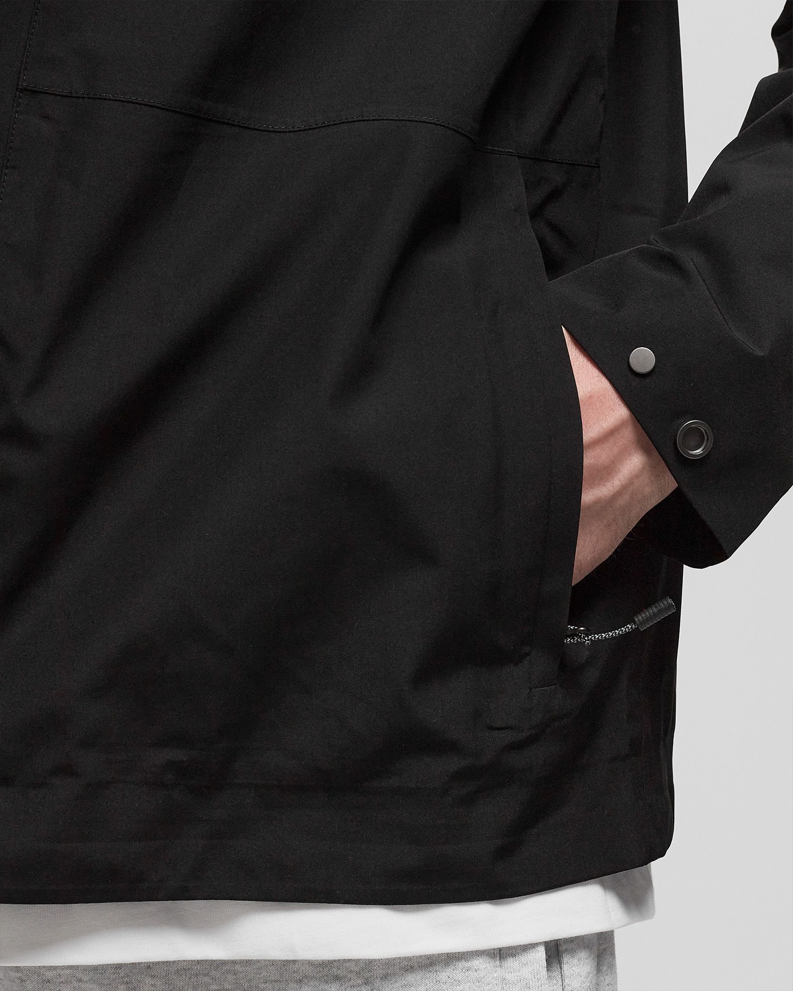 M AMOS TECH OVERSHIRT