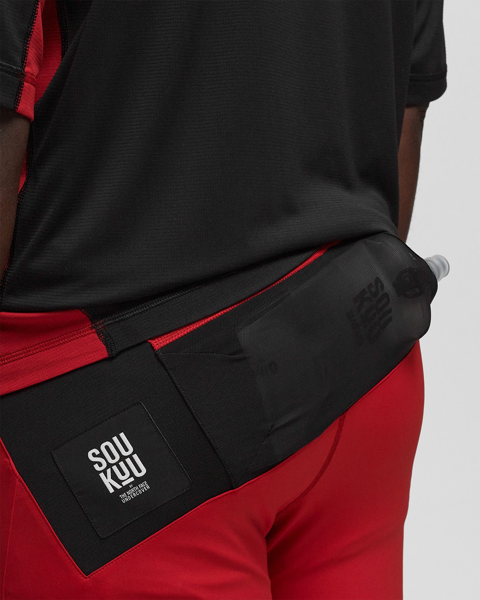 x UNDERCOVER TRAIL RUN UTILITY SHORT