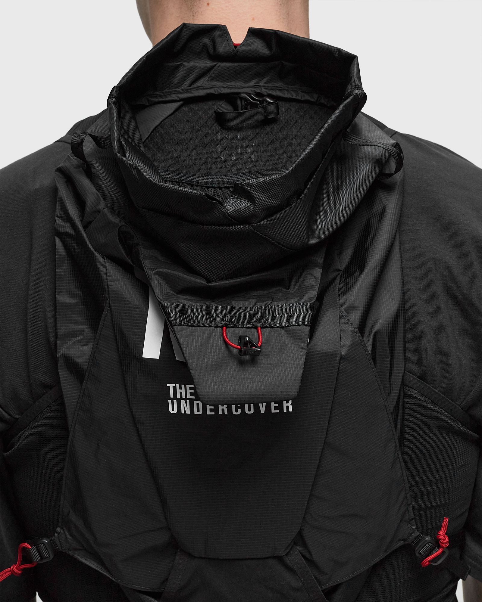 x UNDERCOVER TRAIL RUN 12L PACK