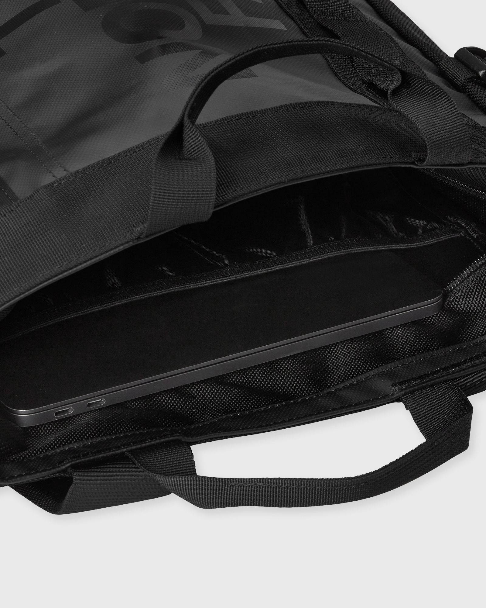 BASE CAMP TOTE PACK