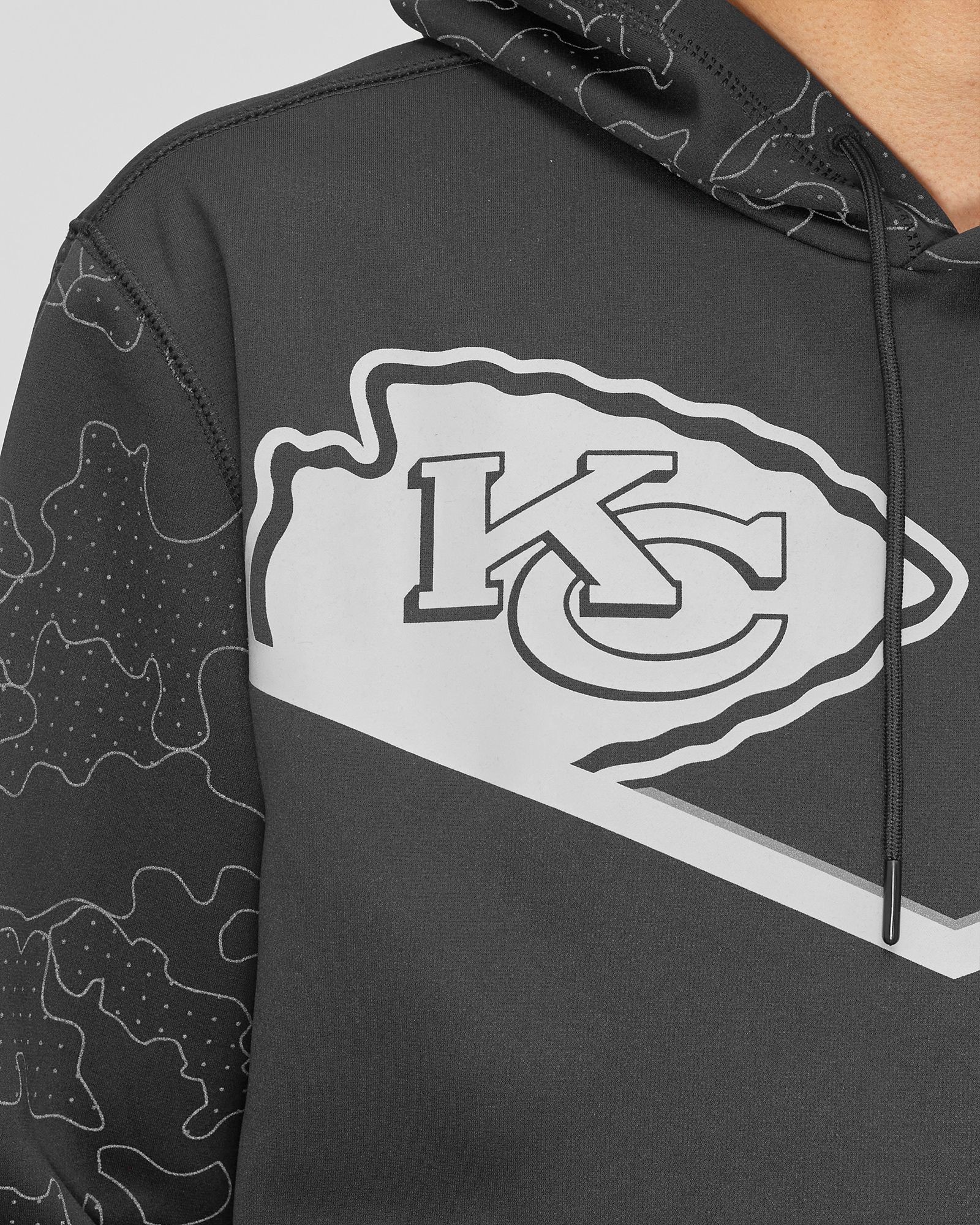 Kansas City Chiefs RFLCTV Pullover Therma Hoodie