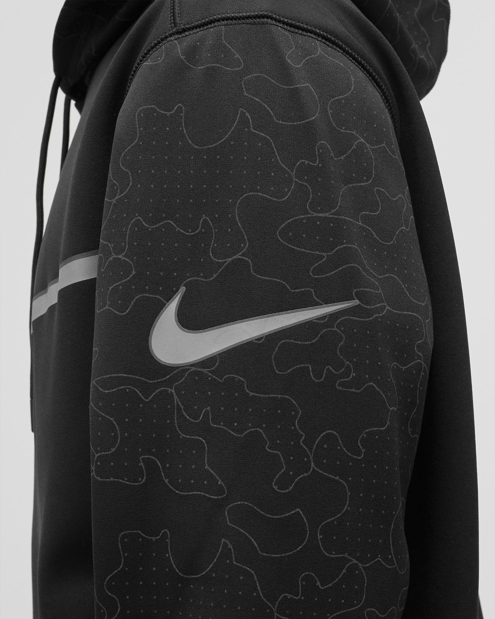 Kansas City Chiefs RFLCTV Pullover Therma Hoodie