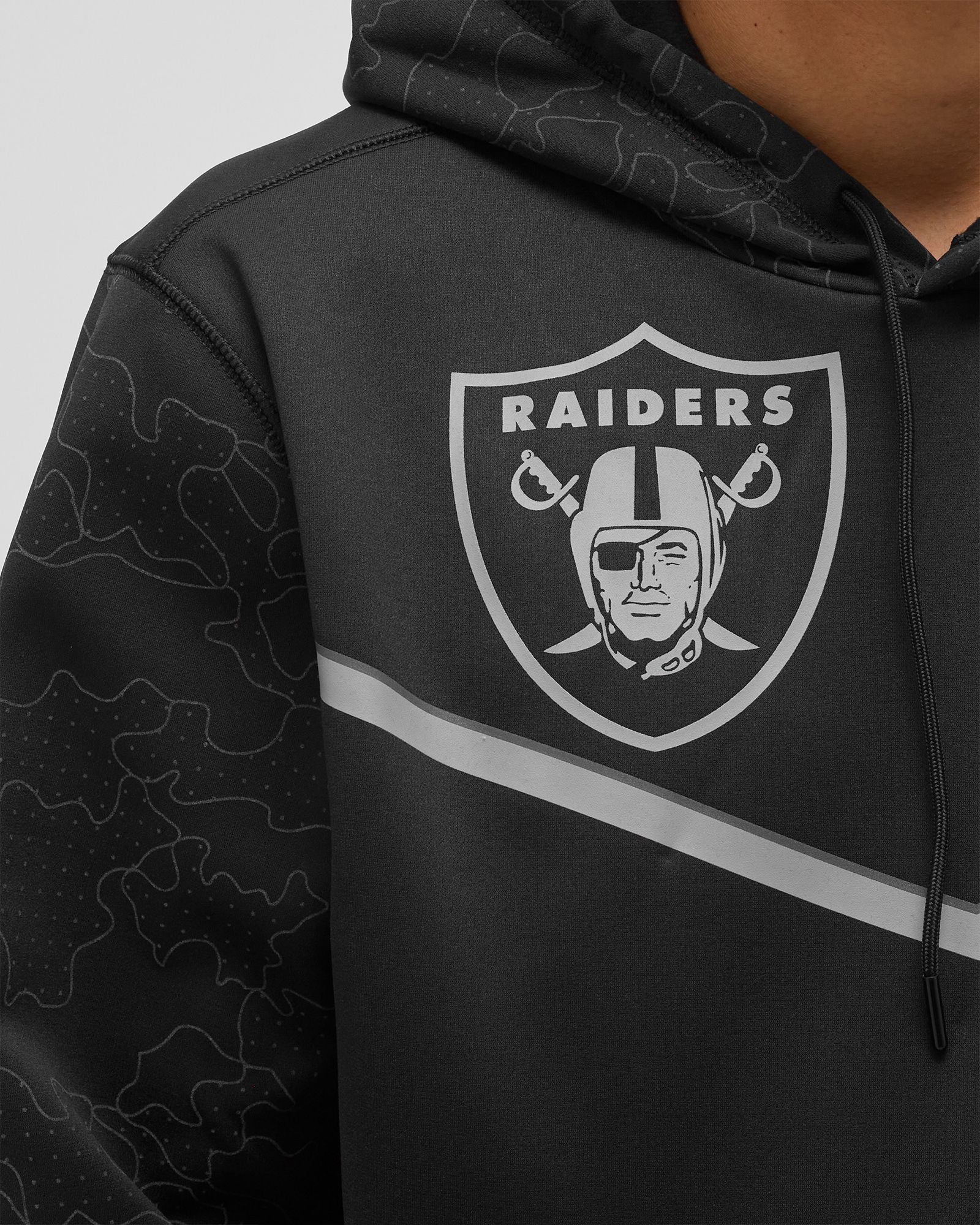 Las Vegas Raiders RFLCTV Pullover Therma Hoodie