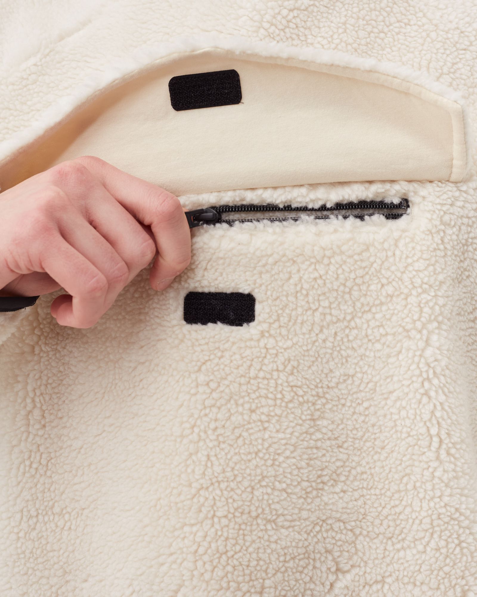 T-PATCH CURLY 1 HOODIE