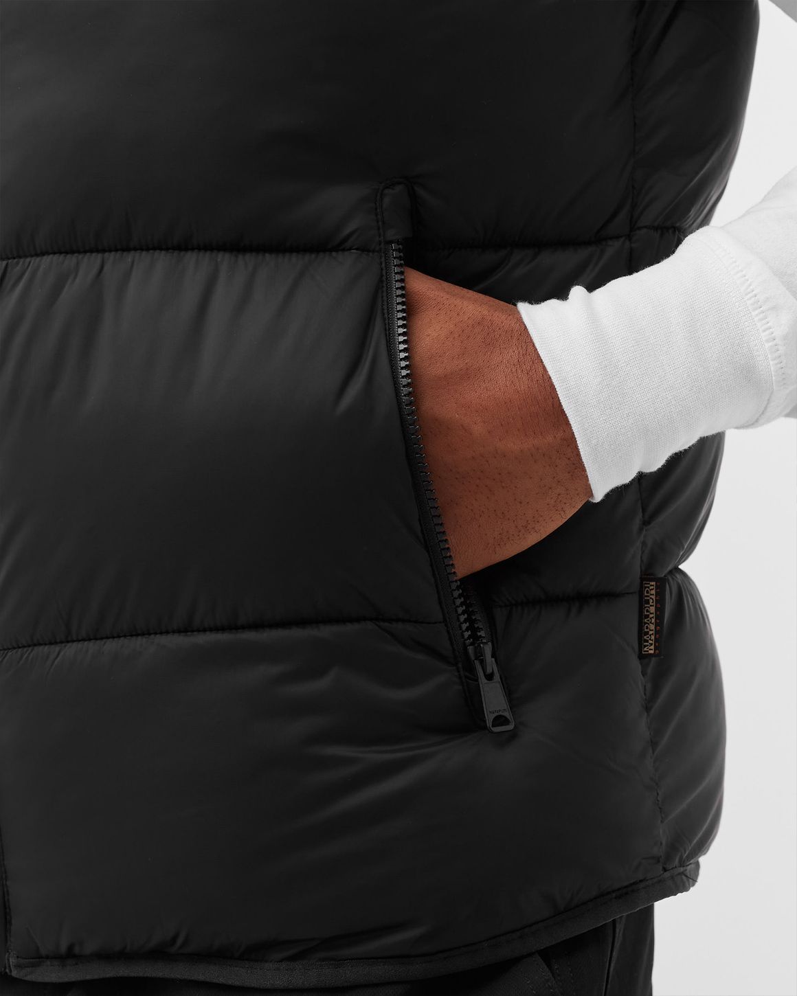 ダウンベスト NAPAPIJRI Men Vests NP0A4ICQ 9411 Black eyJidWNrZXQiOiJic3RuLWltYWdlLX