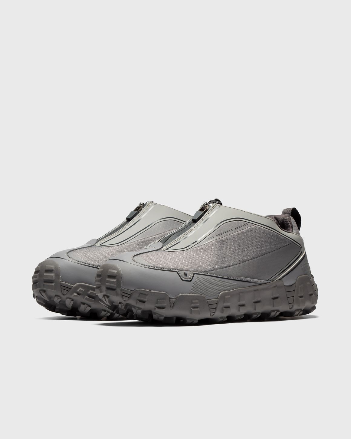 【関税込み】NORSE PROJECTS フーディ & ジップアップ eyJidWNrZXQiOiJic3RuLWltYWdlLX