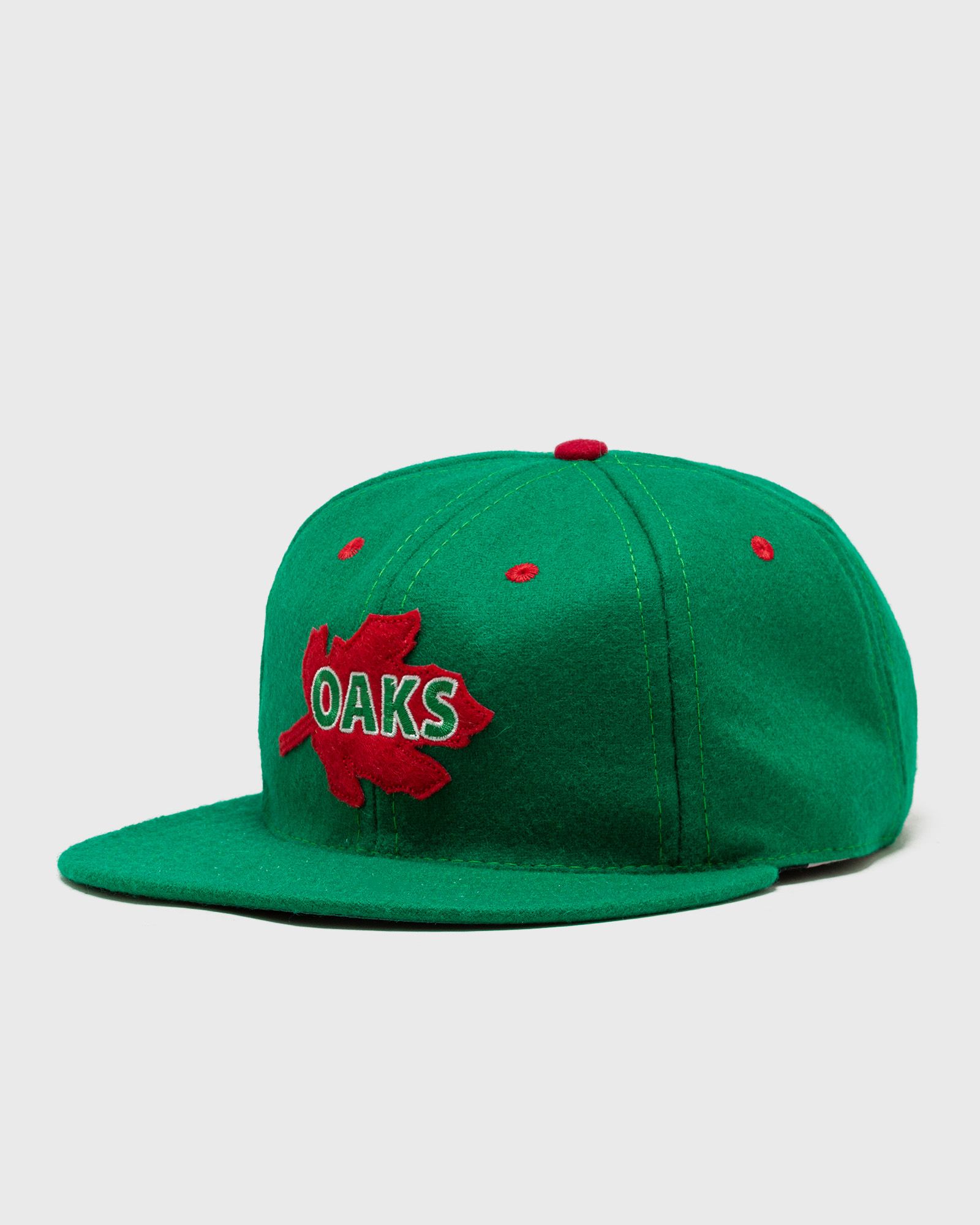 OAKLAND OAKS
