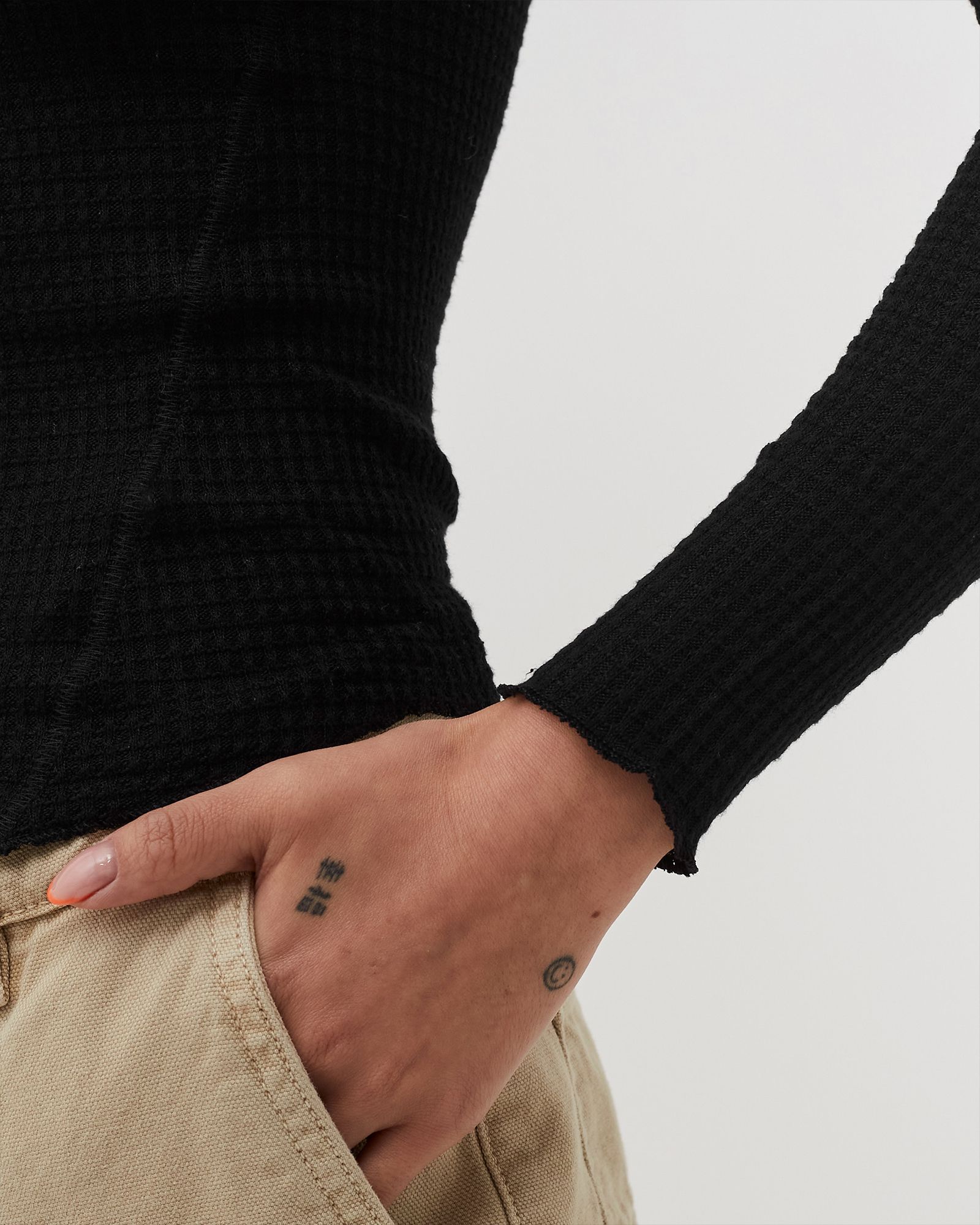 WMNS ONE OF THE GIRLS HENLEY