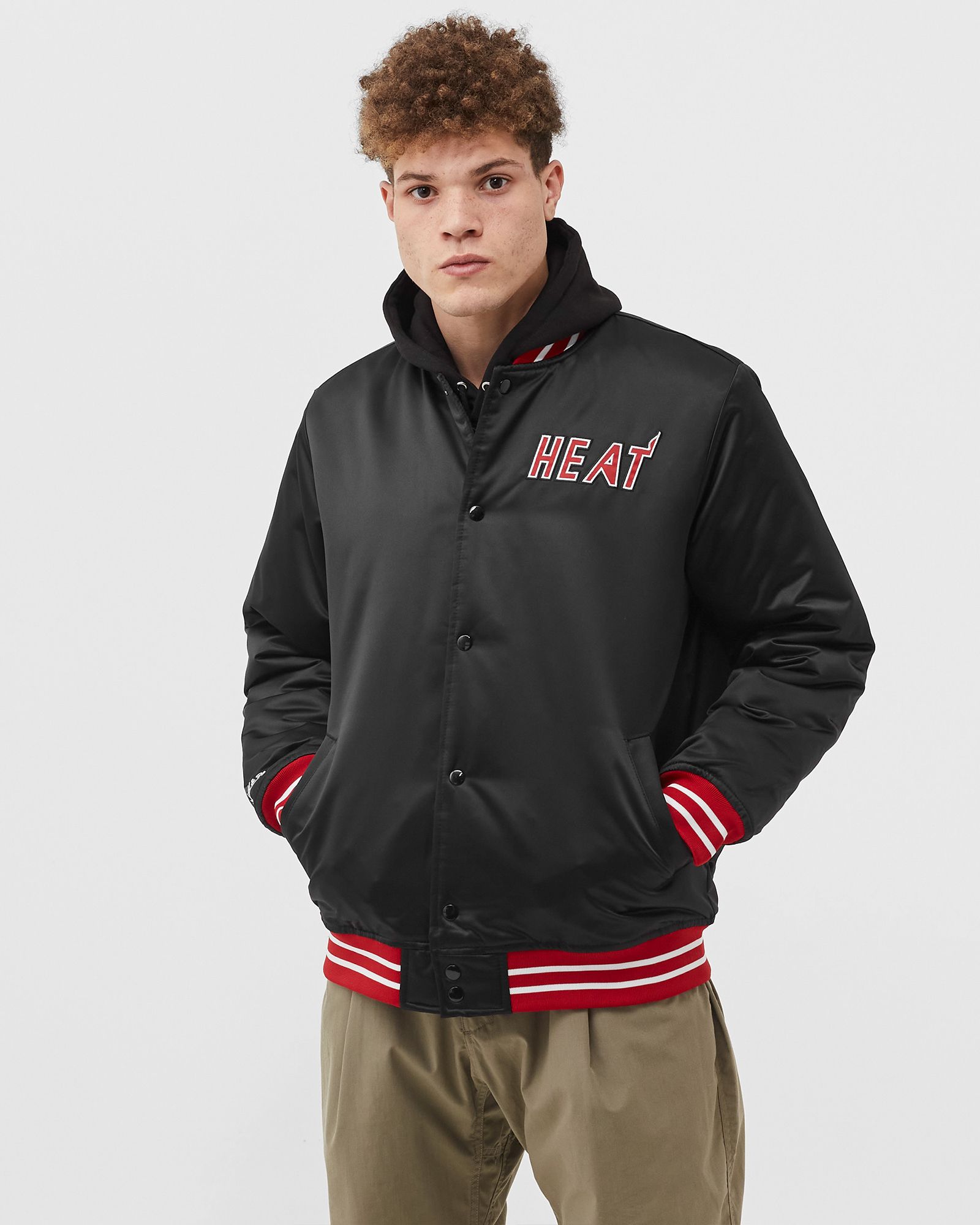 NBA Miami ヒートスタジャン ブラック　カシミヤ 100 サイズM Mitchell & Ness NBA Heavyweight Satin Jacket Miami Heat