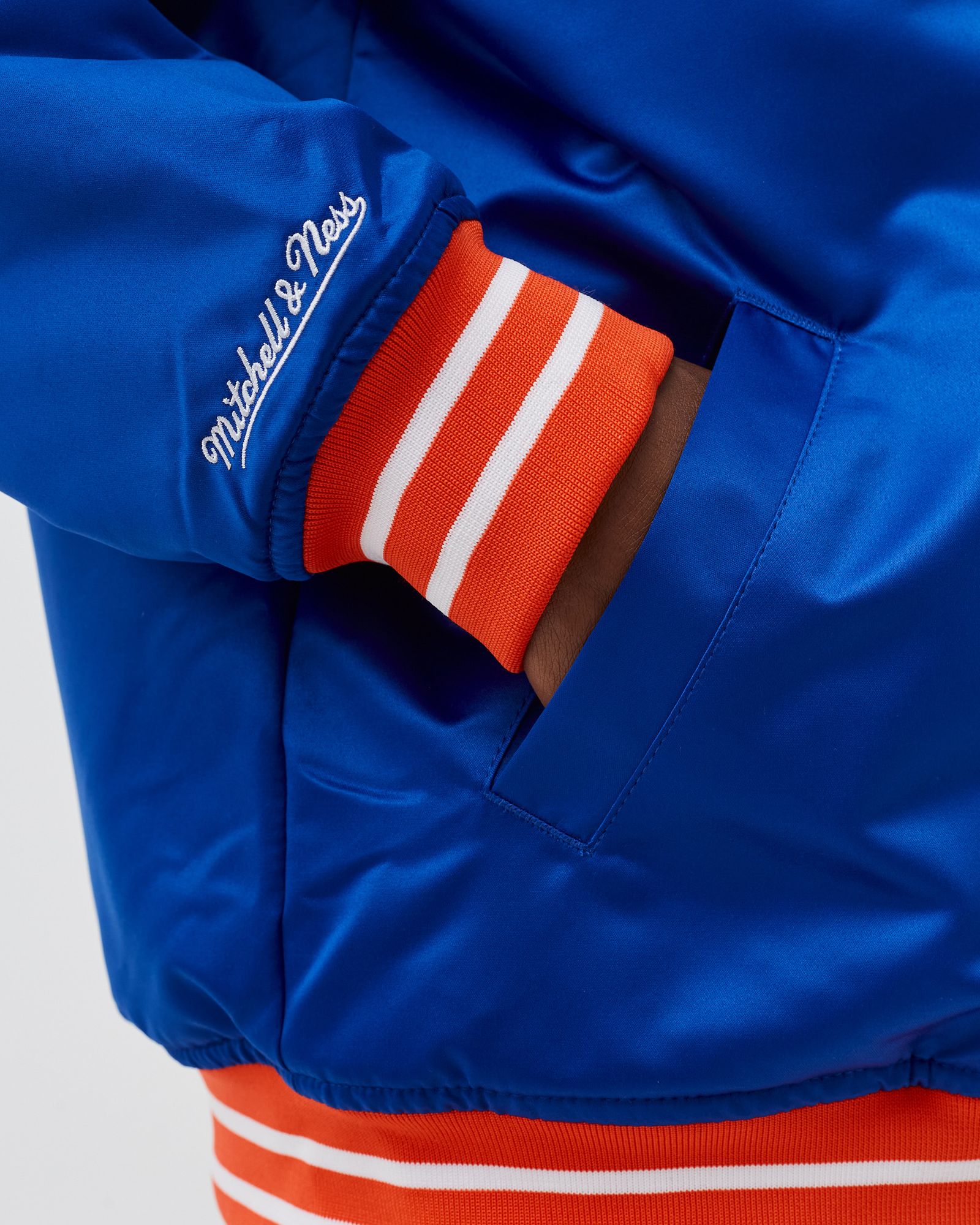 mitchell&ness ナイロンスタジャン NBA ニューヨーク ニックス New York Knicks Mitchell & Ness CHAMP CITY SPARKLE SATIN NBA