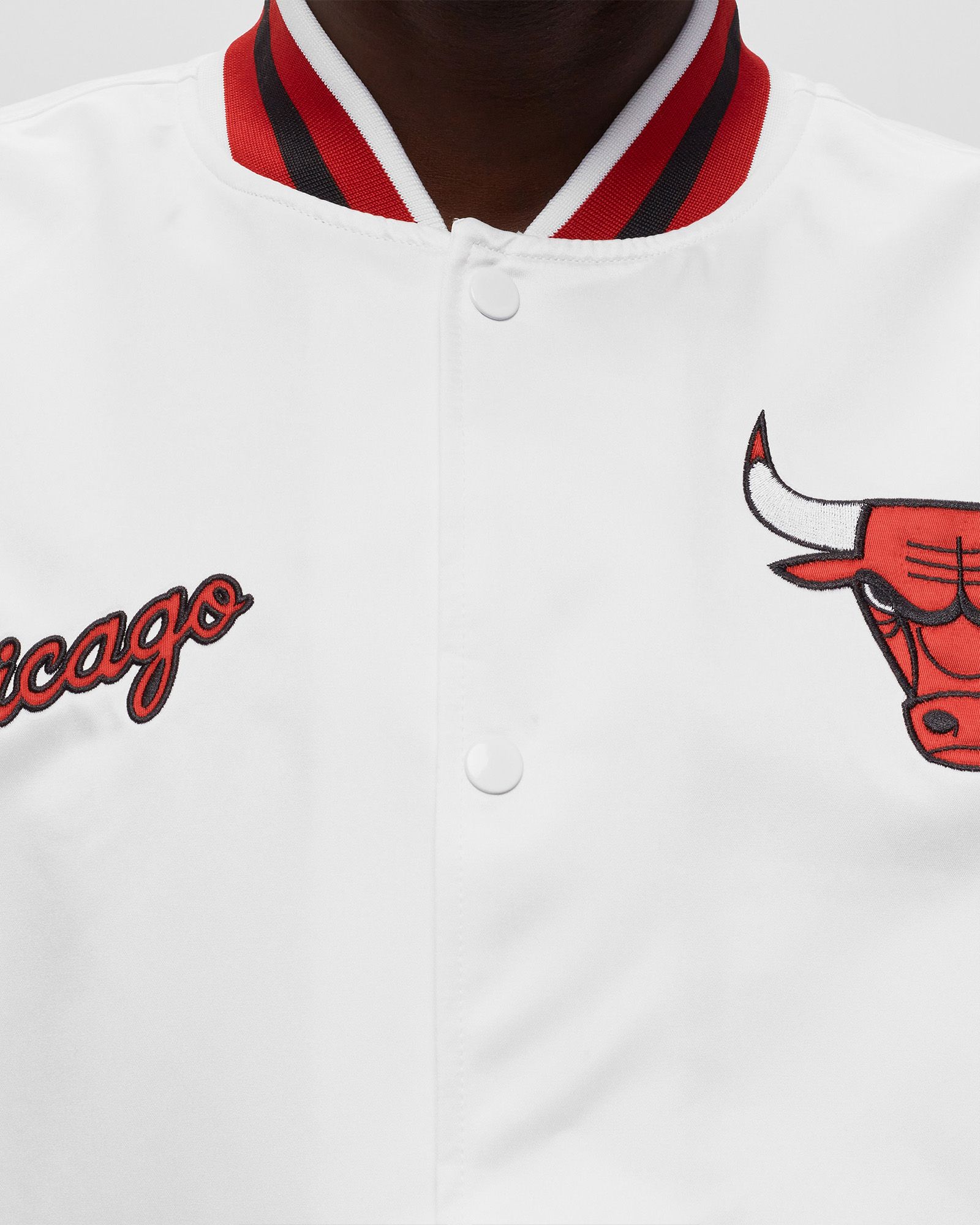 NBA City Collection Lightweight Satin Jacket Chicago Bulls