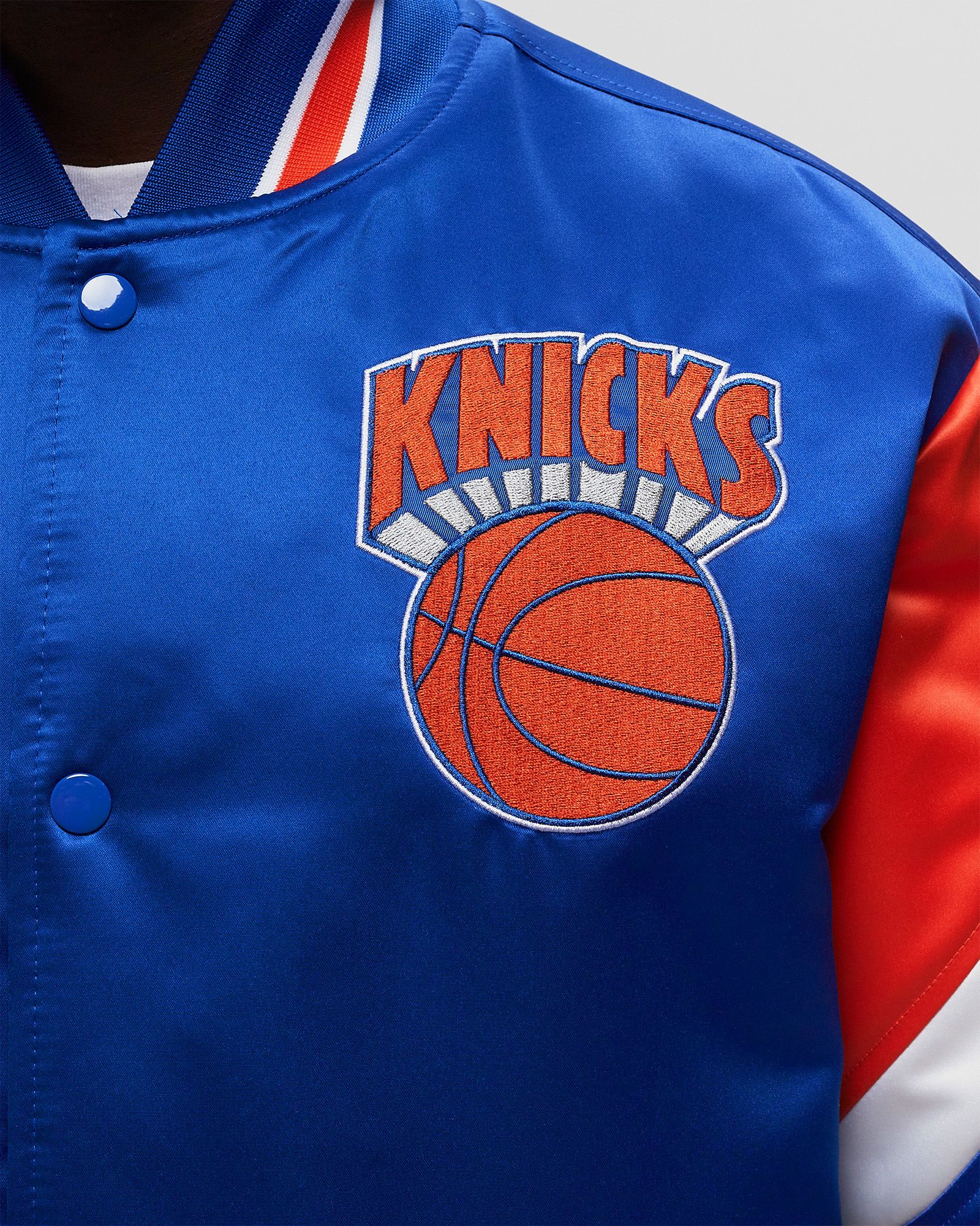 Mitchell & Ness NBA HEAVYWEIGHT SATIN JACKET NEW YORK KNICKS