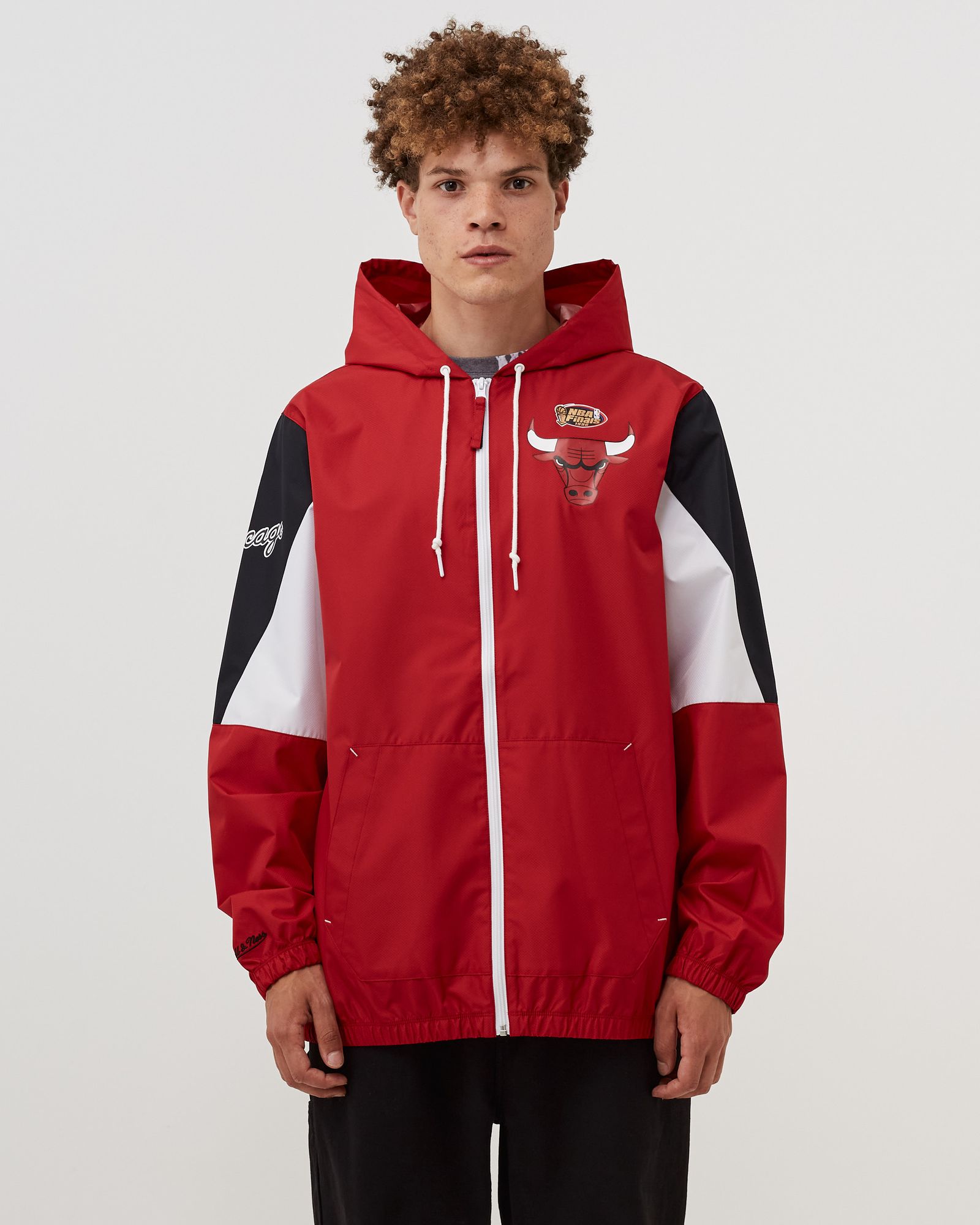 NBA THROW IT BACK FULL ZIP WINDBREAKER BULLS