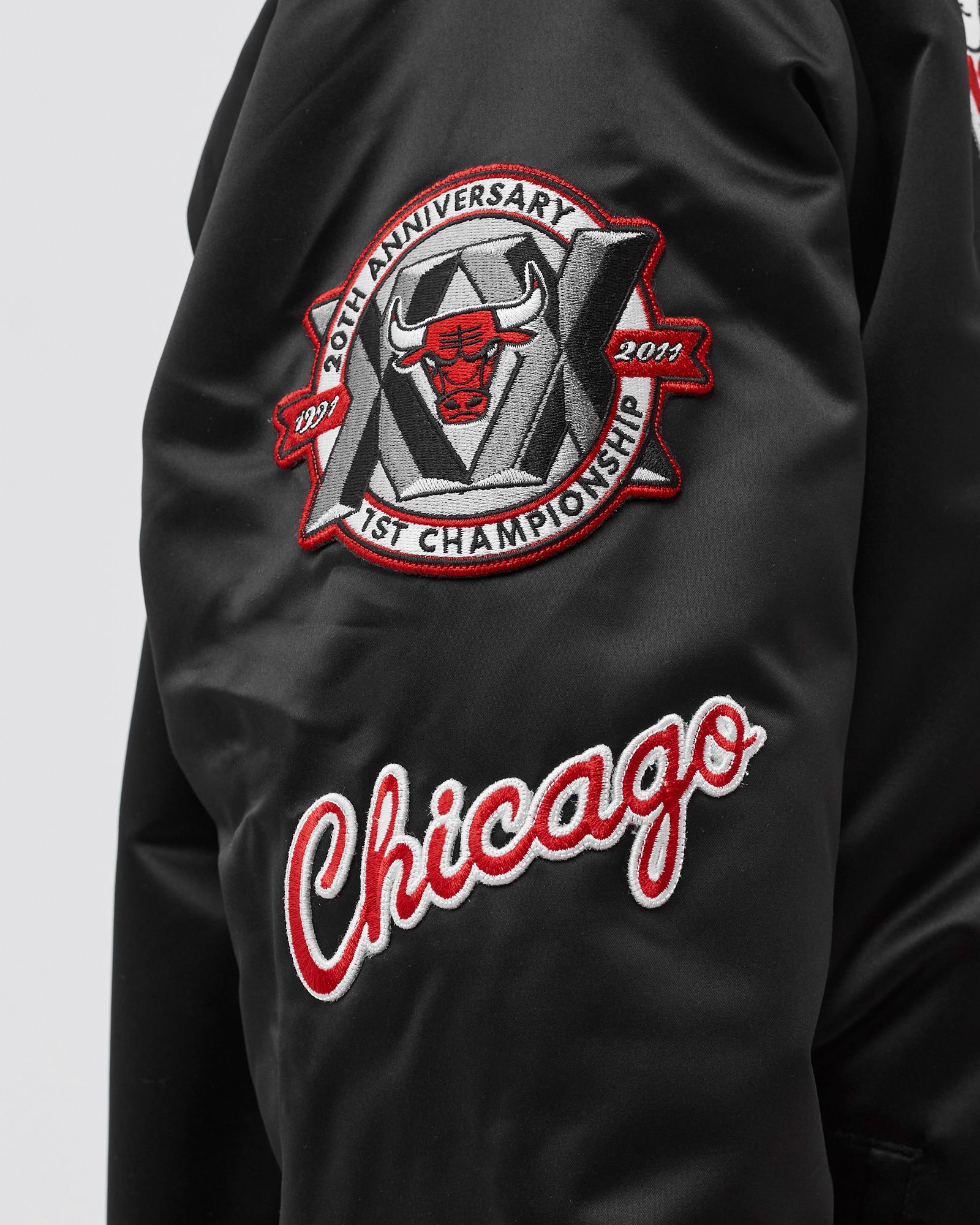 CHICAGO BULLS - Flight Satin Bomber Jacket