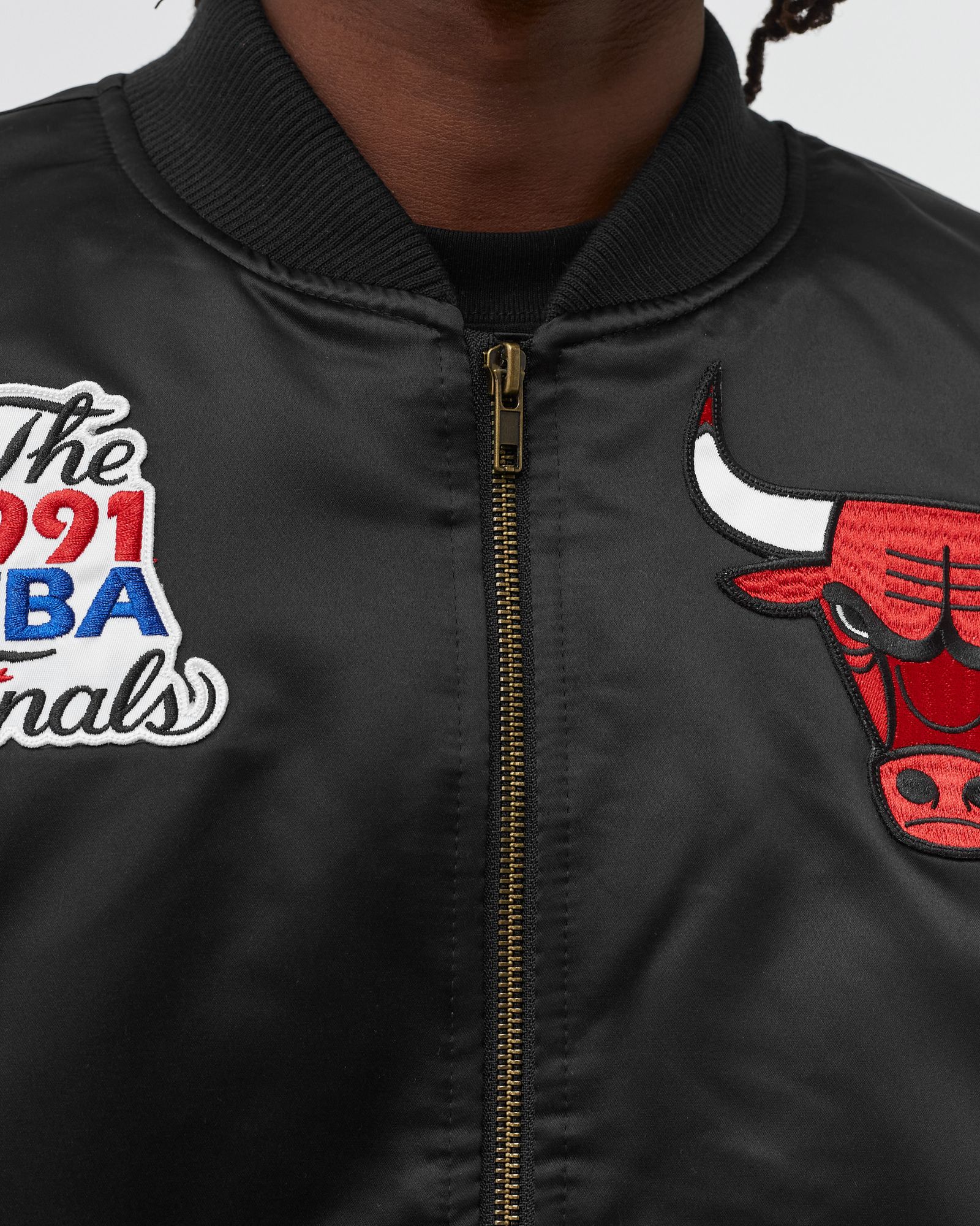 CHICAGO BULLS - Flight Satin Bomber Jacket