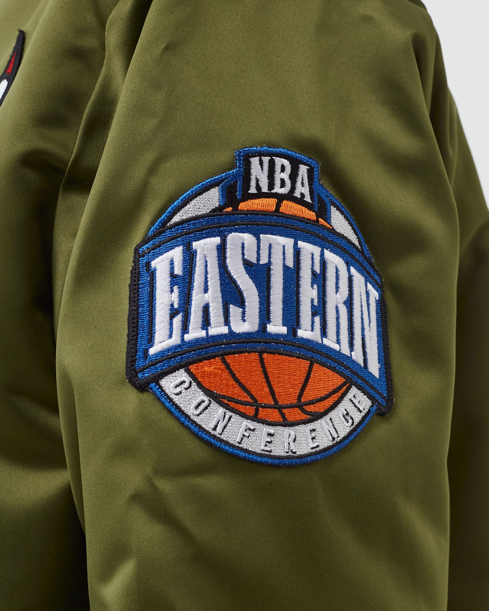 CHICAGO BULLS - Flight Satin Bomber Jacket