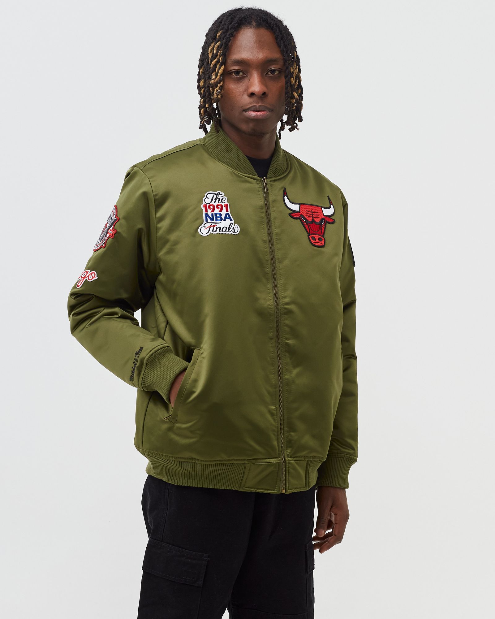 CHICAGO BULLS - Flight Satin Bomber Jacket