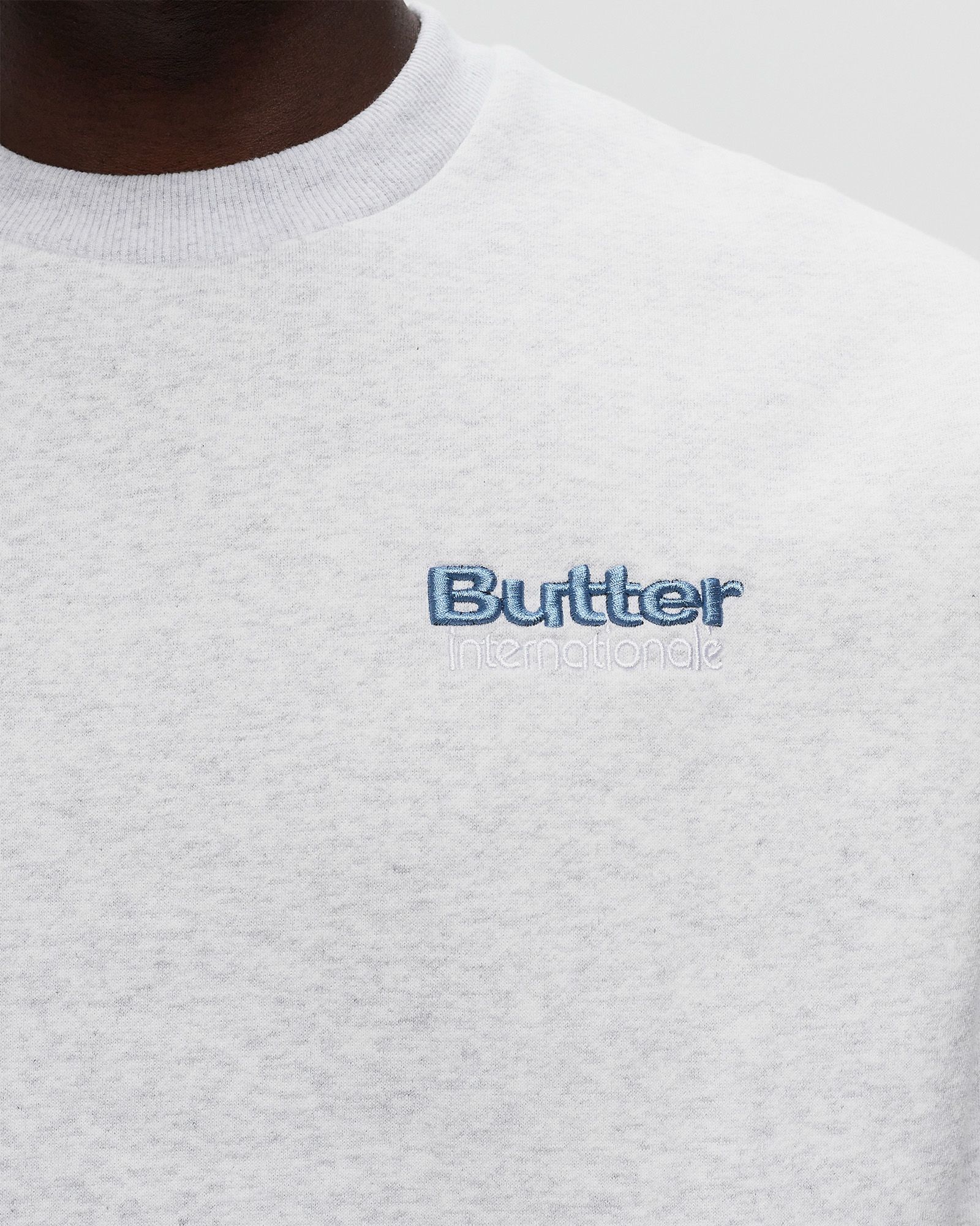 Internationale Embroidered Crewneck