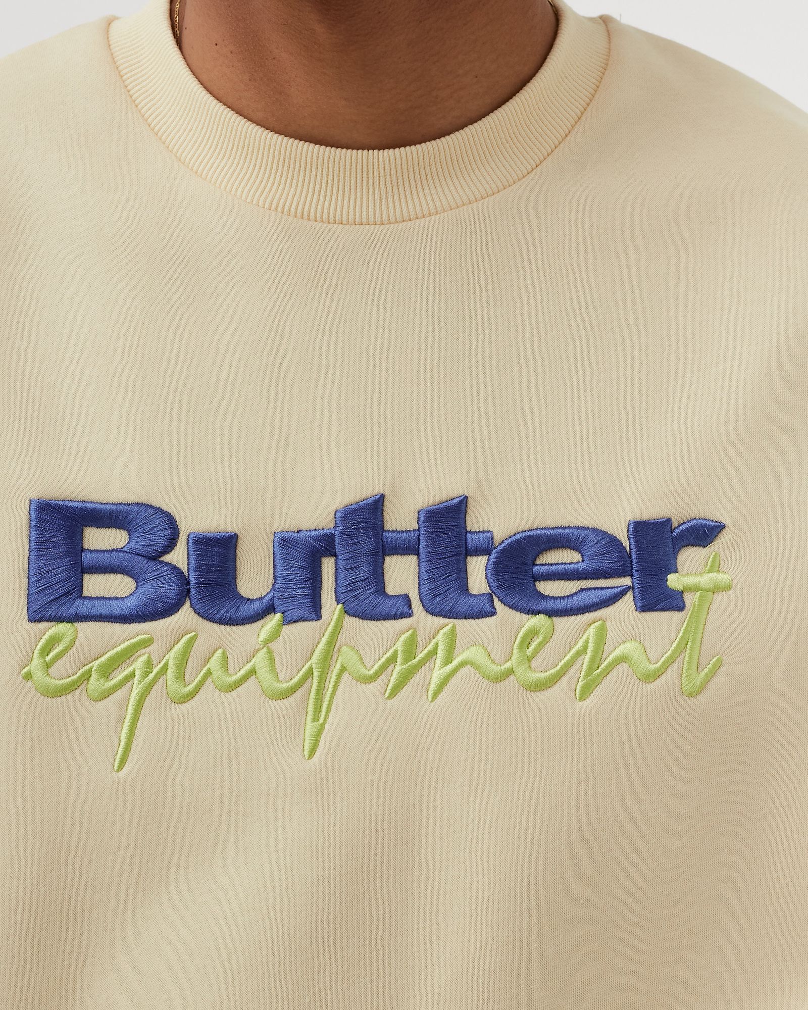 EQUIPMENT EMBROIDERED CREWNECK SWEATSHIRT