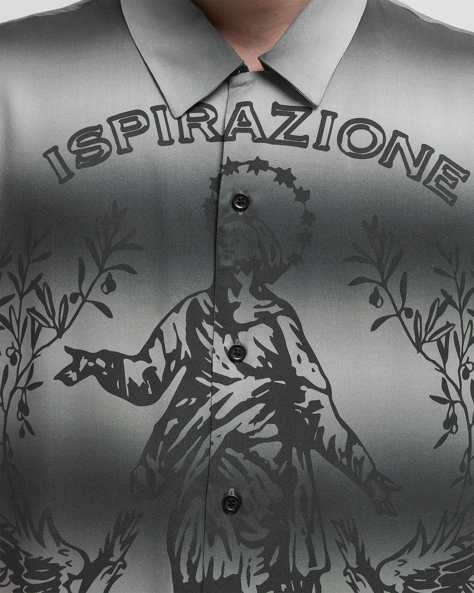 x Iuter GIOVANNI BUTTON UP