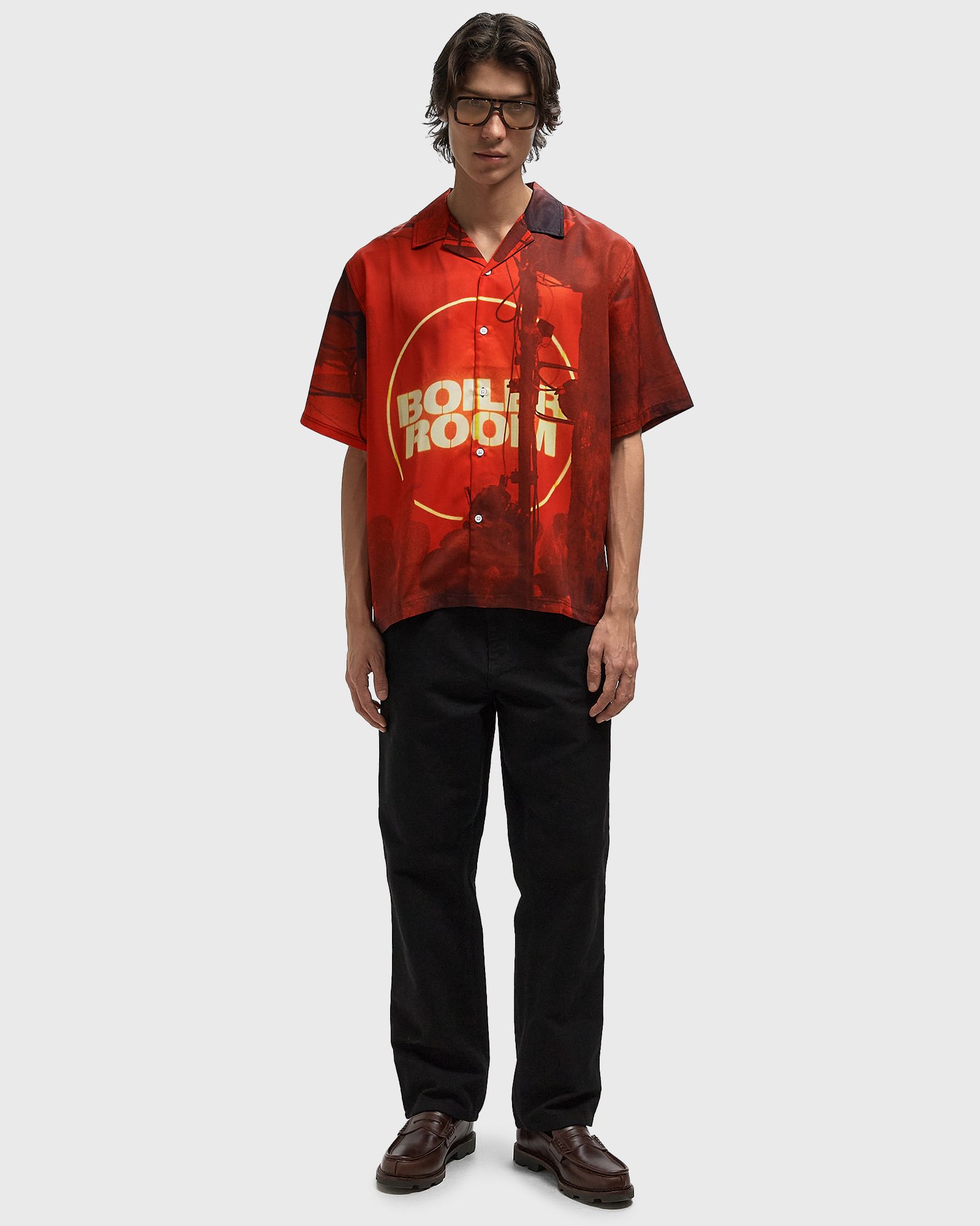 x BOILER ROOM VENUE BUTTON UP