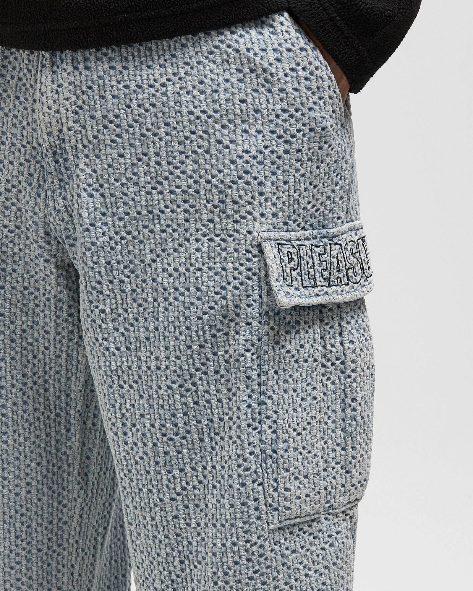 KNITTED INDIGO CARGO PANTS