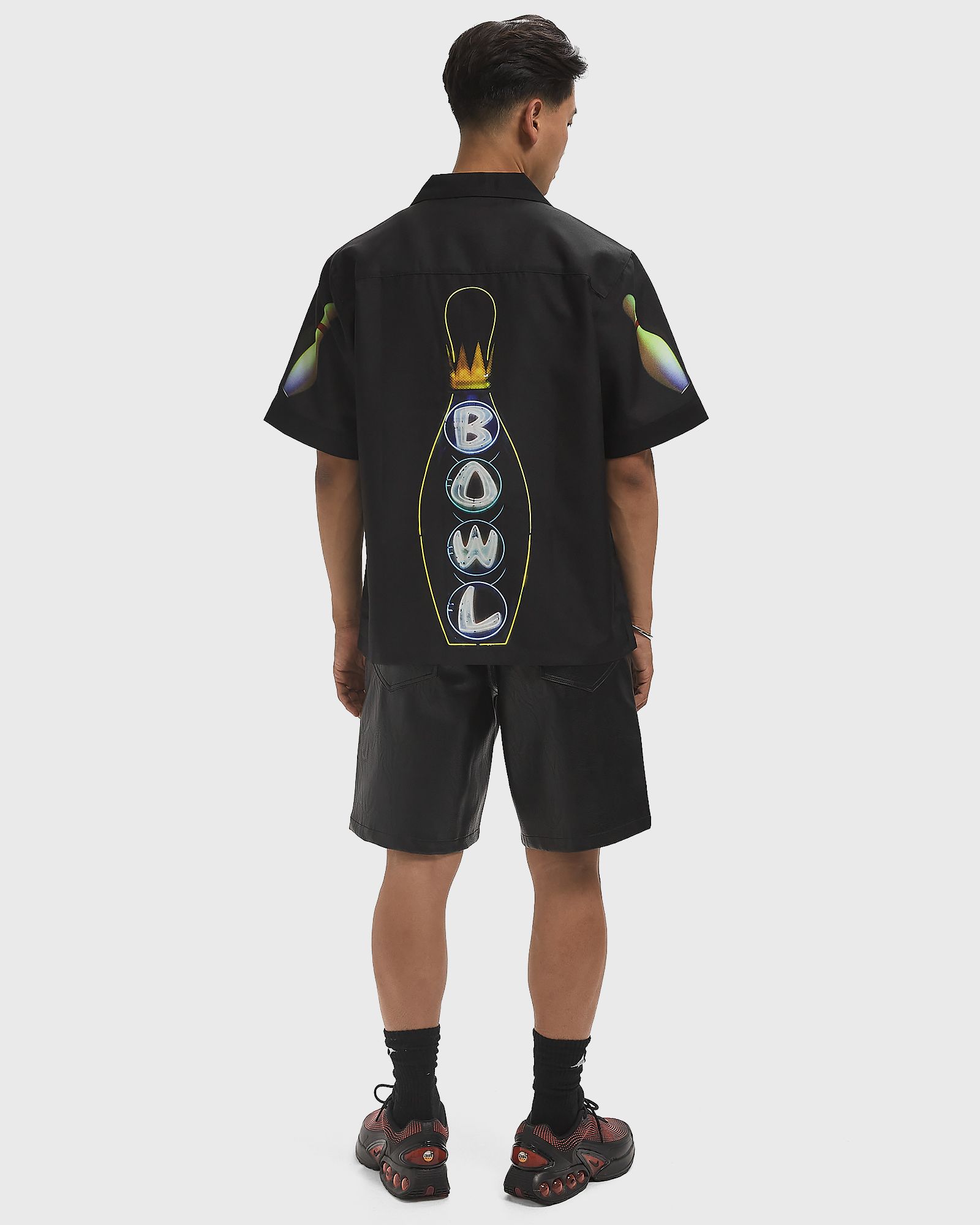 TIME BOWLING BUTTON UP