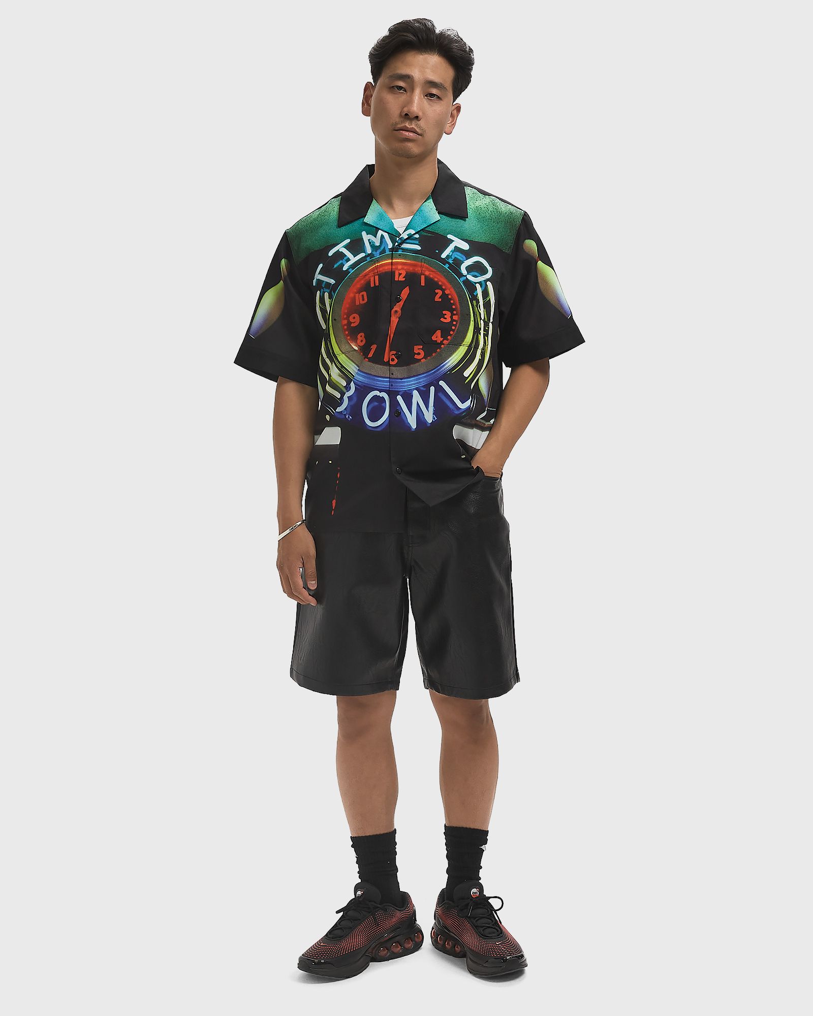 TIME BOWLING BUTTON UP