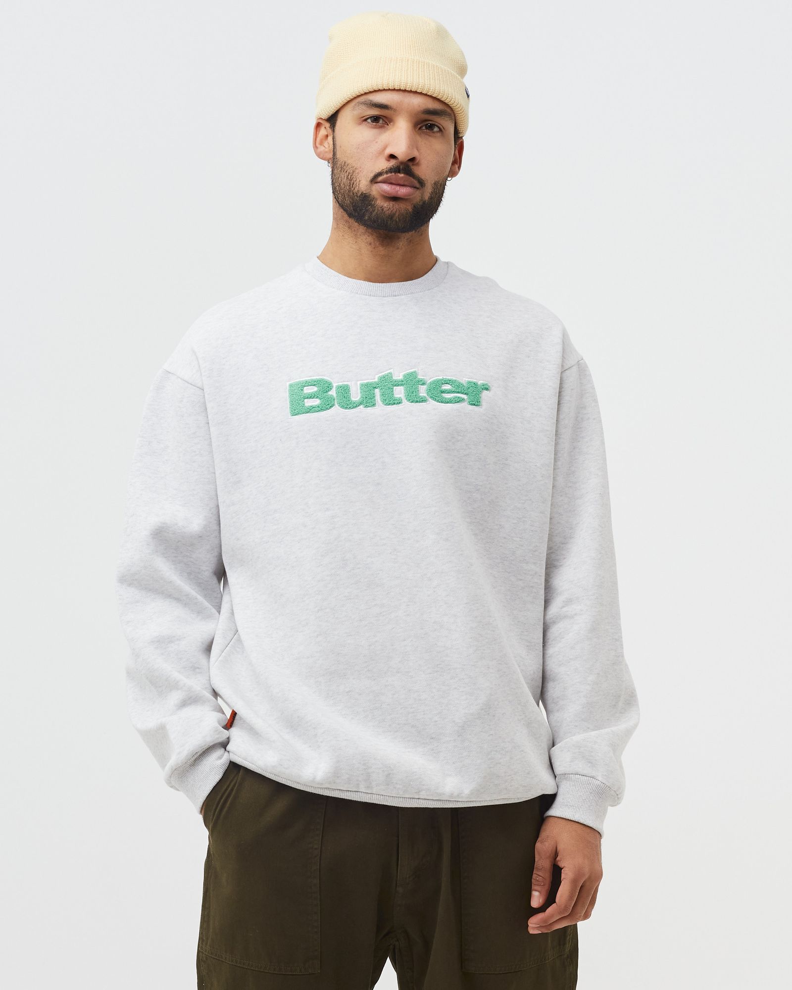 CHENILLE APPLIQUE CREWNECK SWEATSHIRT