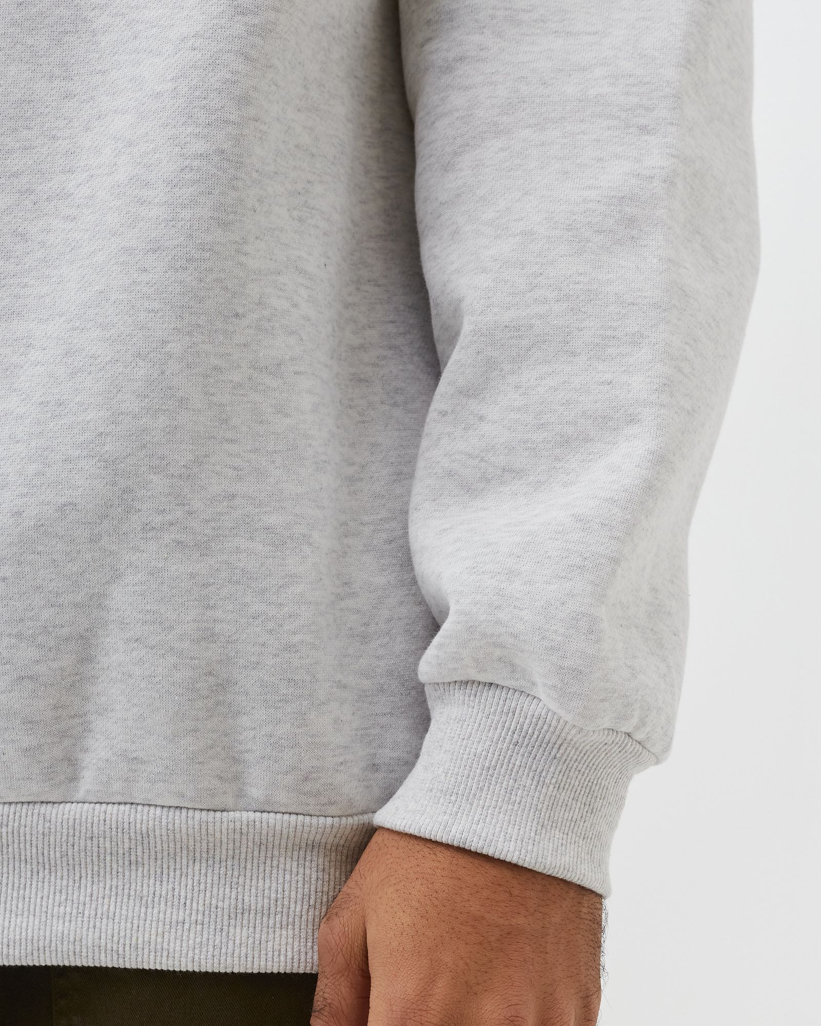 CHENILLE APPLIQUE CREWNECK SWEATSHIRT