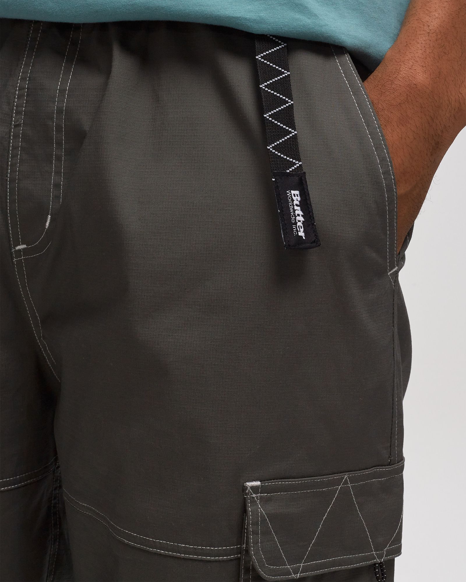 Terrain Contrast Stitch Cargo Pants