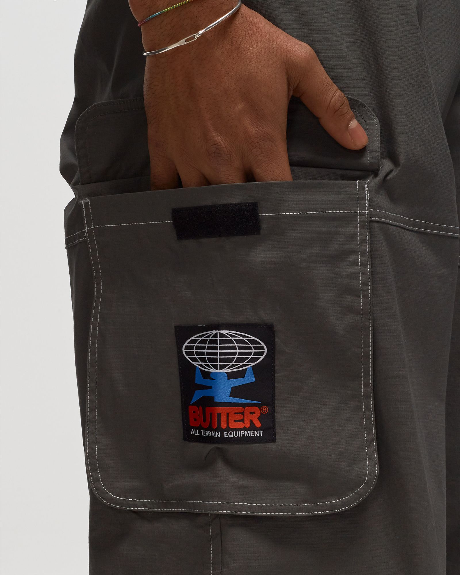 Terrain Contrast Stitch Cargo Pants