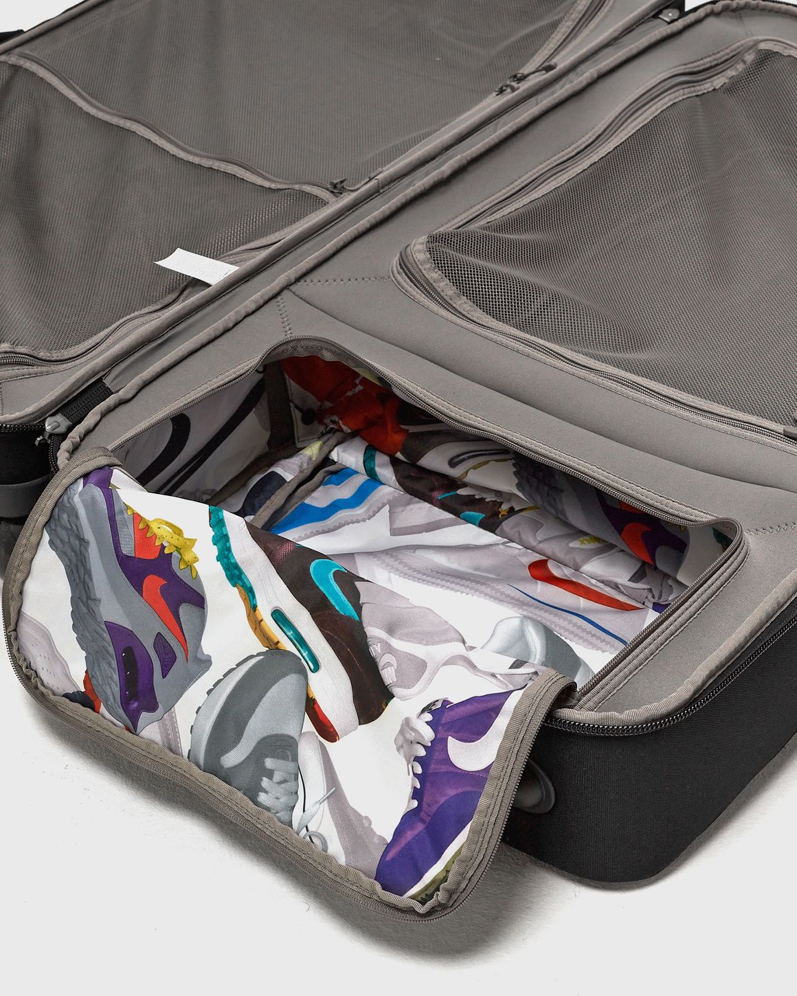 Nike carry on roller best sale