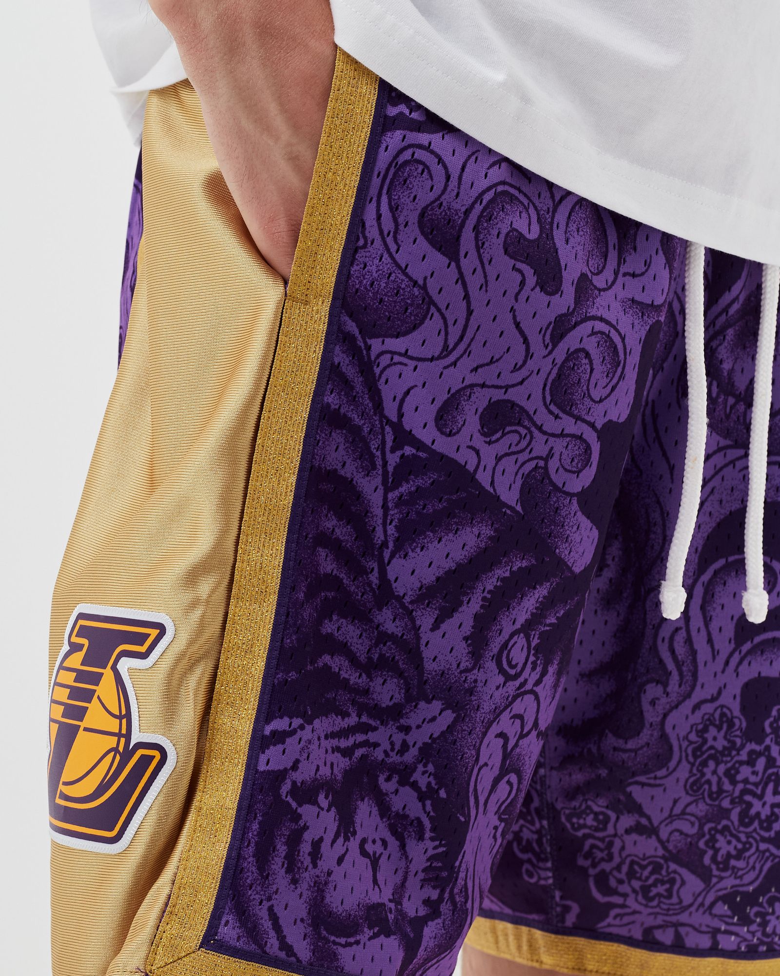 LA LAKERS - CNY 4.0 SWINGMAN SHORTS