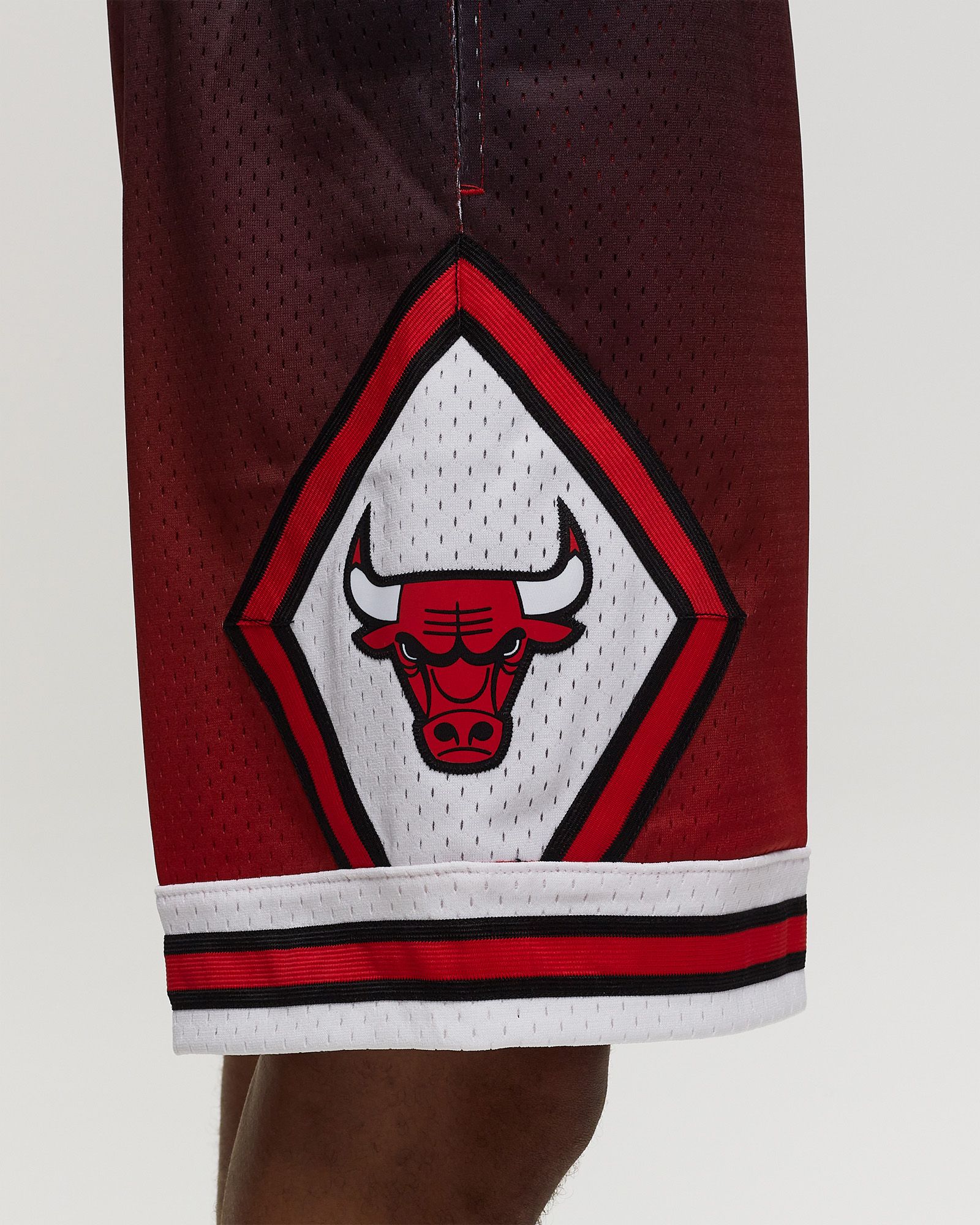 NBA SWINGMAN SHORT CHICAGO BULLS GOLDEN HOUR GLAZE
