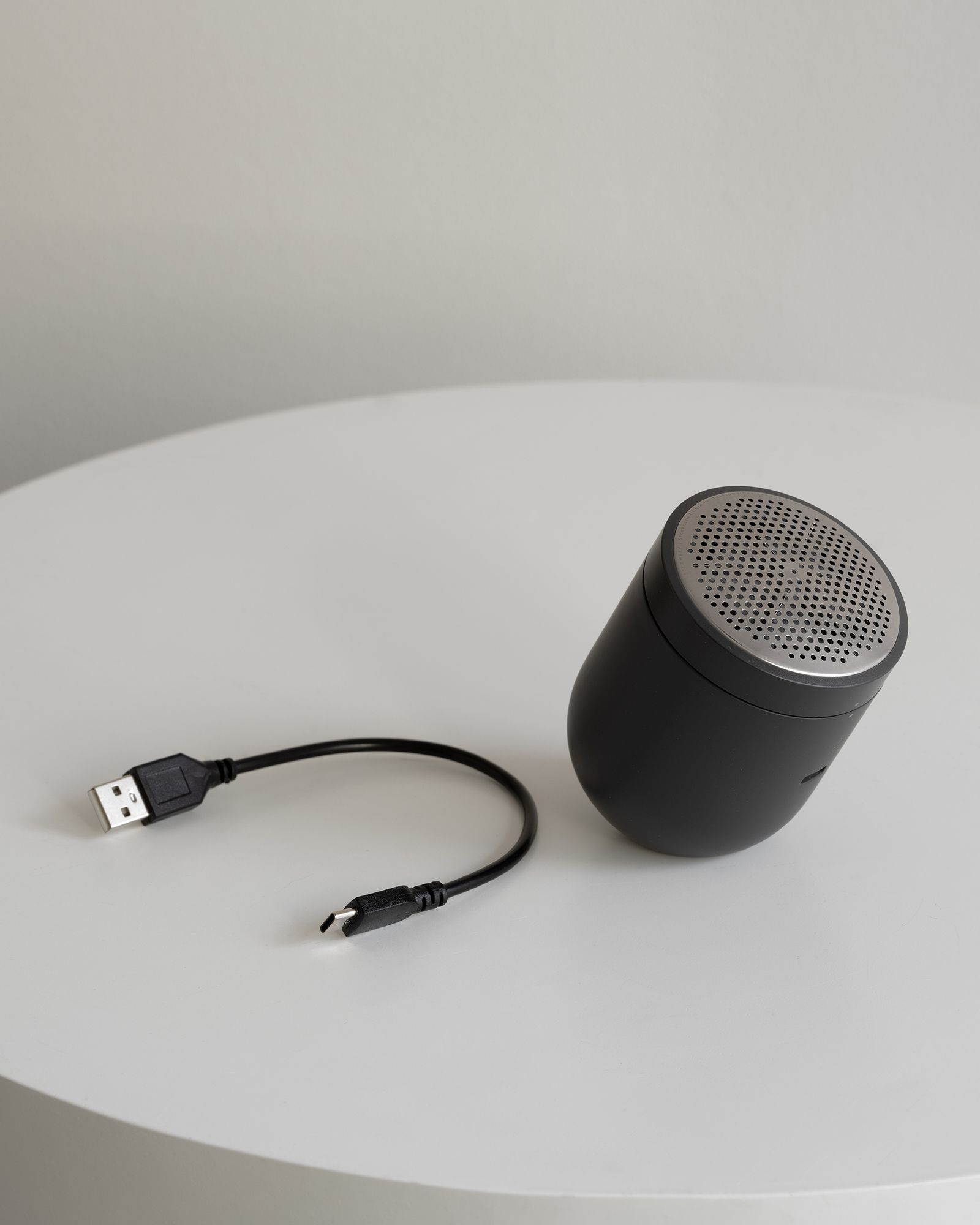 Pilo 2 Fabric Shaver Charcoal