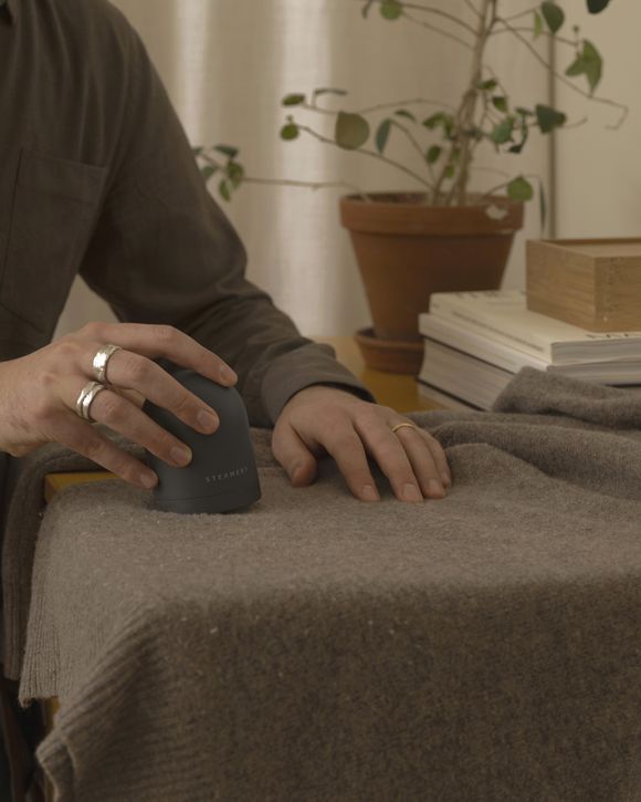 Pilo 2 Fabric Shaver Charcoal