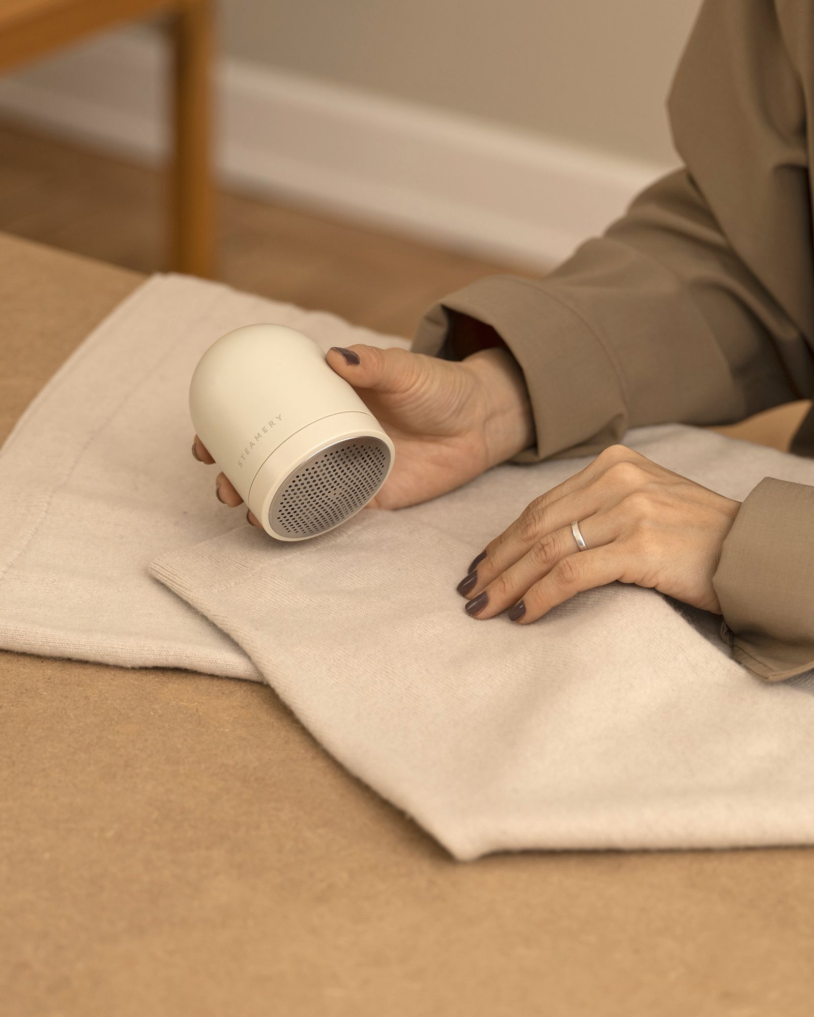 Pilo 2 Fabric Shaver Sand