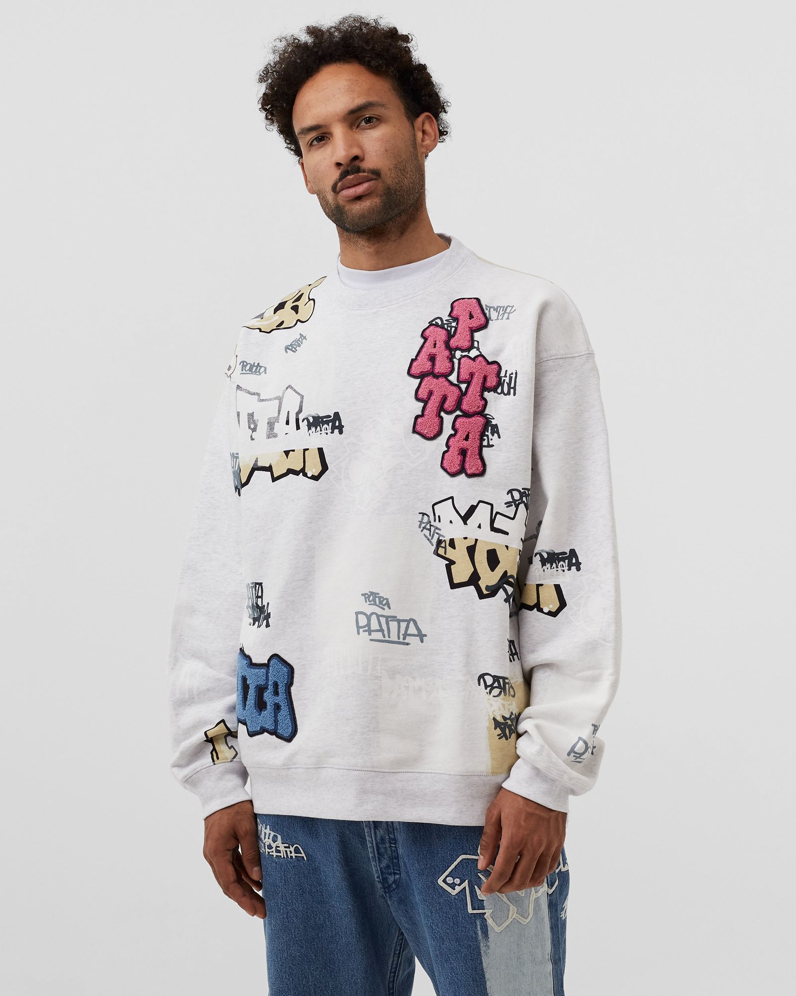 PATTA GRAFFITI BOXY POCKET CREWNECK SWEATER