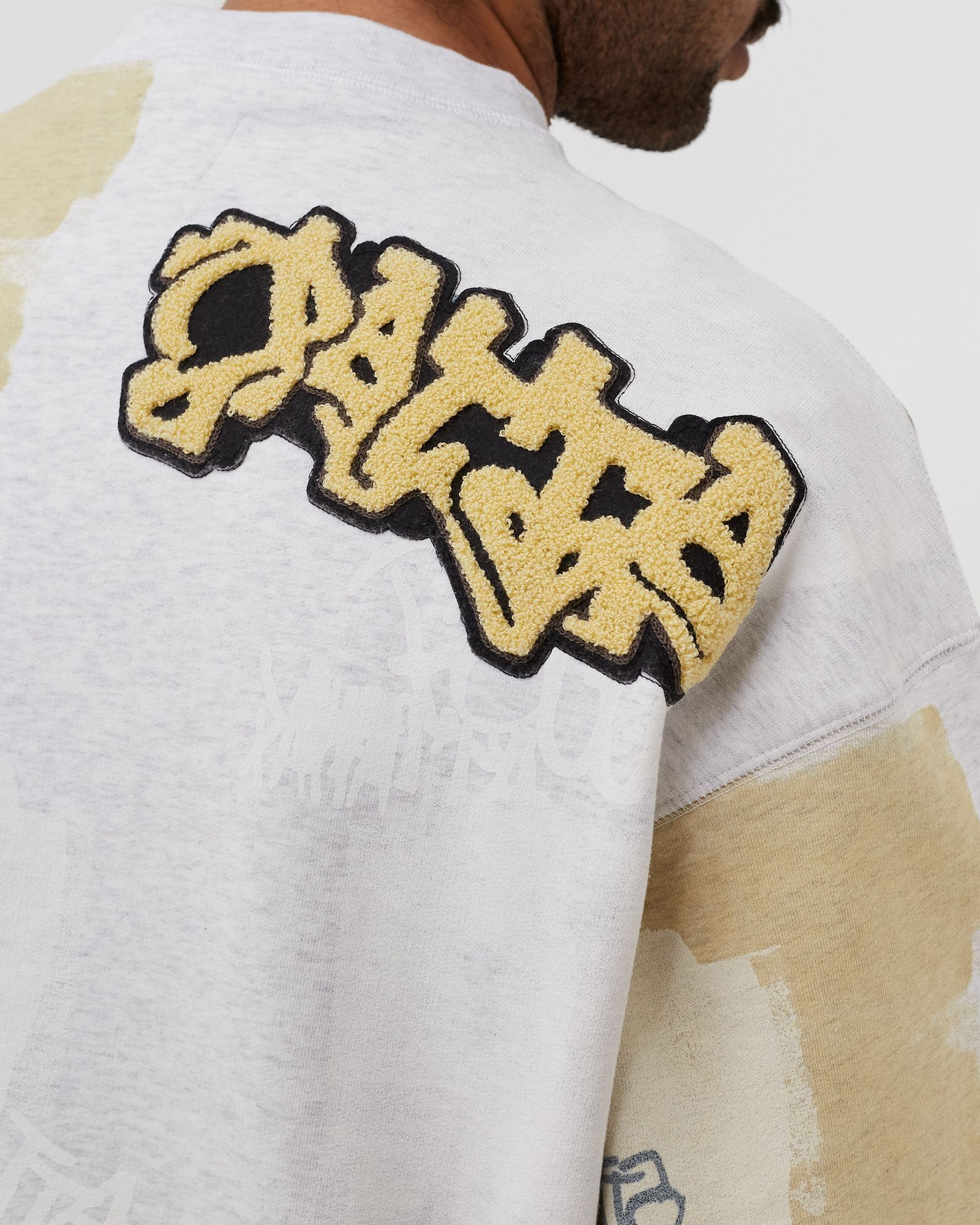 PATTA GRAFFITI BOXY POCKET CREWNECK SWEATER