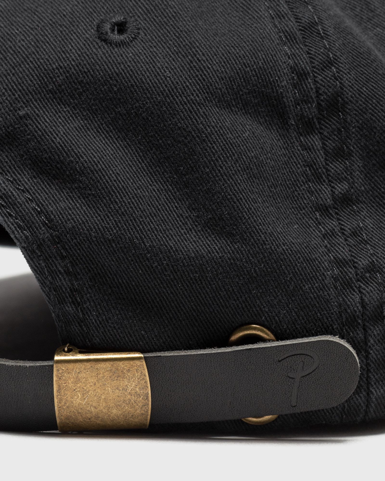 WASHED SCRIPT P SPORTS CAP