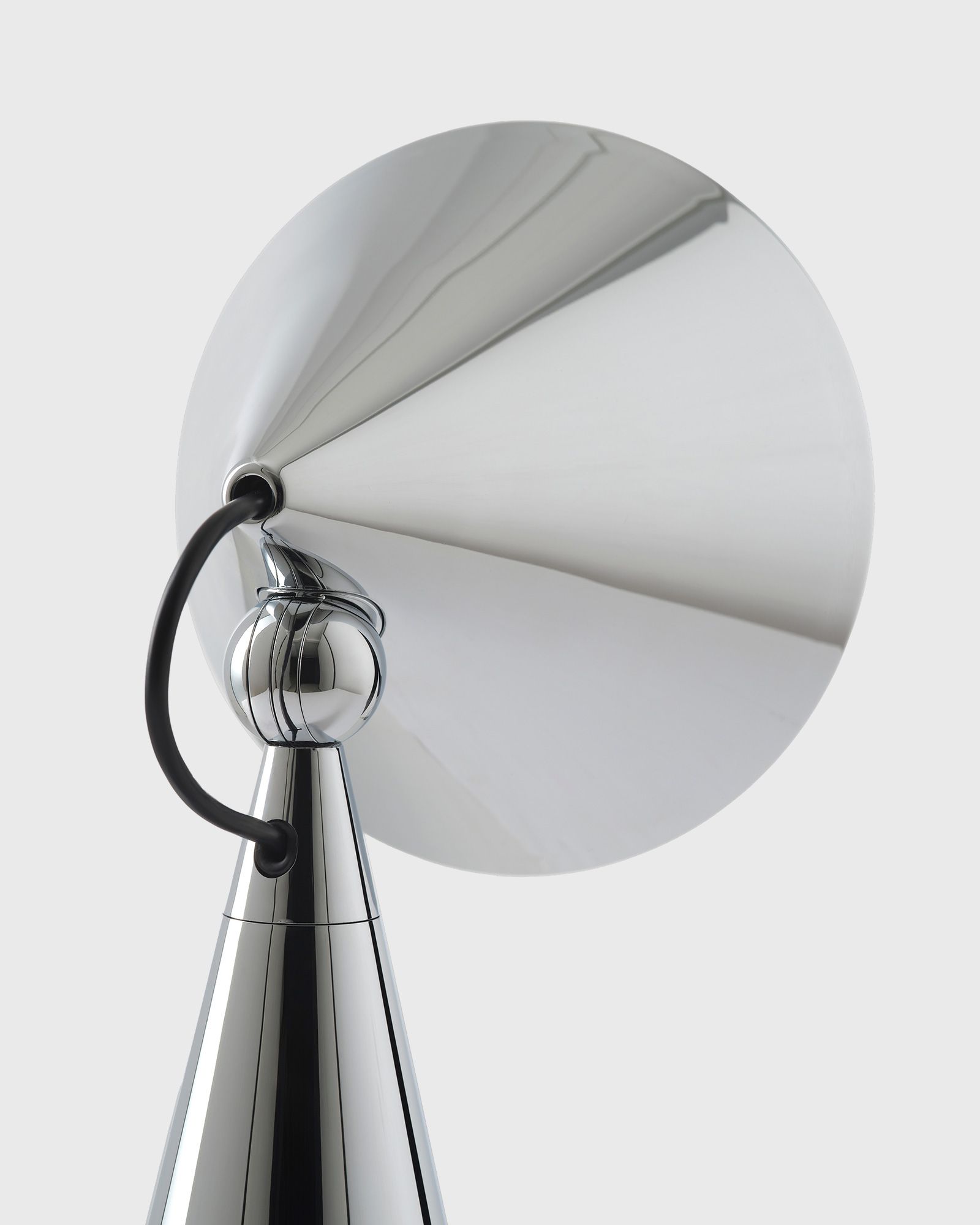 Pose Portable Silver LED UN - EU PLUG