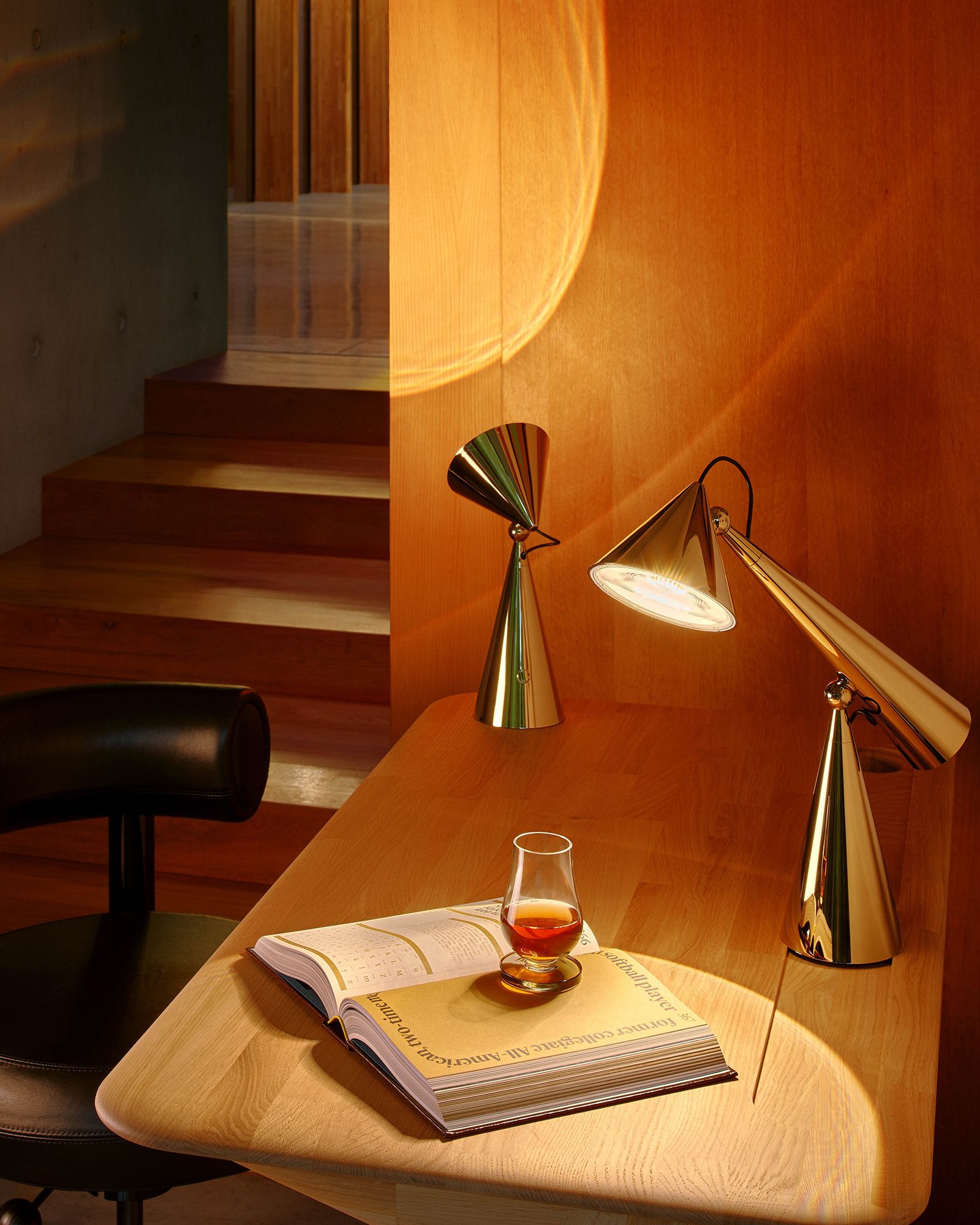 Pose Task Light LED Gold - EU PLUG