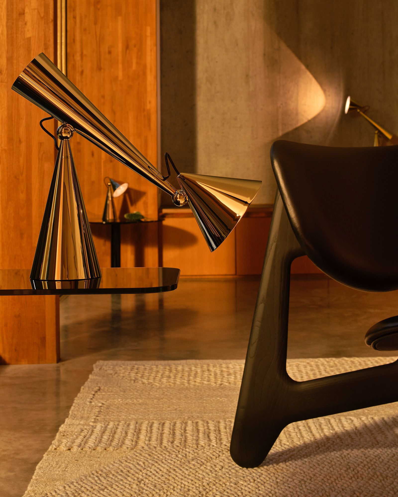 Pose Task Light LED Gold - EU PLUG