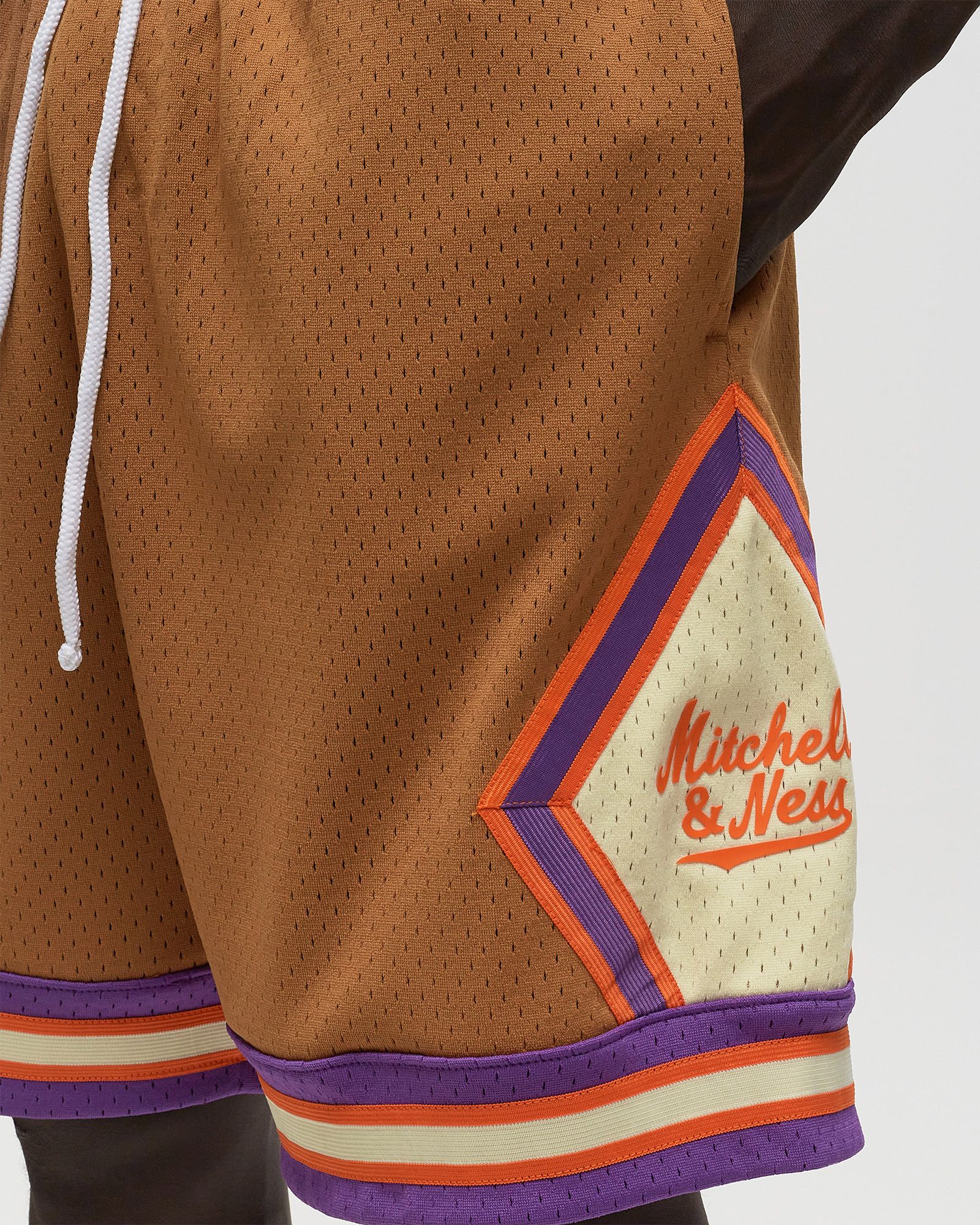 BRANDED DIAMOND SCRIPT SHORT