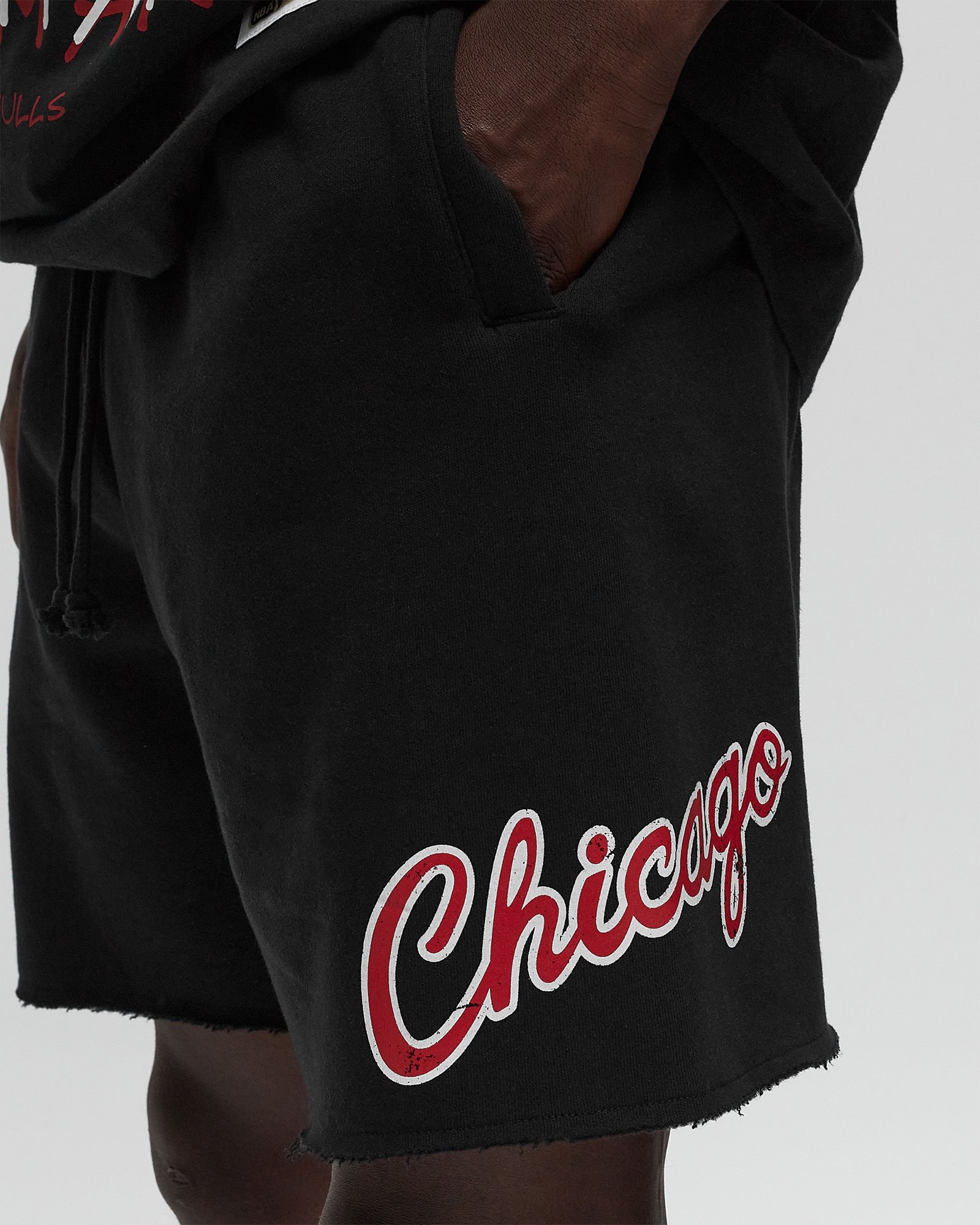 NBA POSTGAME FLEECE SHORTS VINTAGE LOGO CHICAGO BULLS