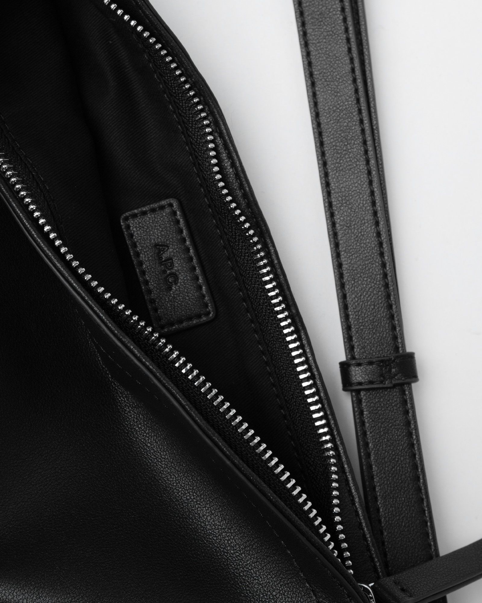 NINO MEDIUM BELT BAG